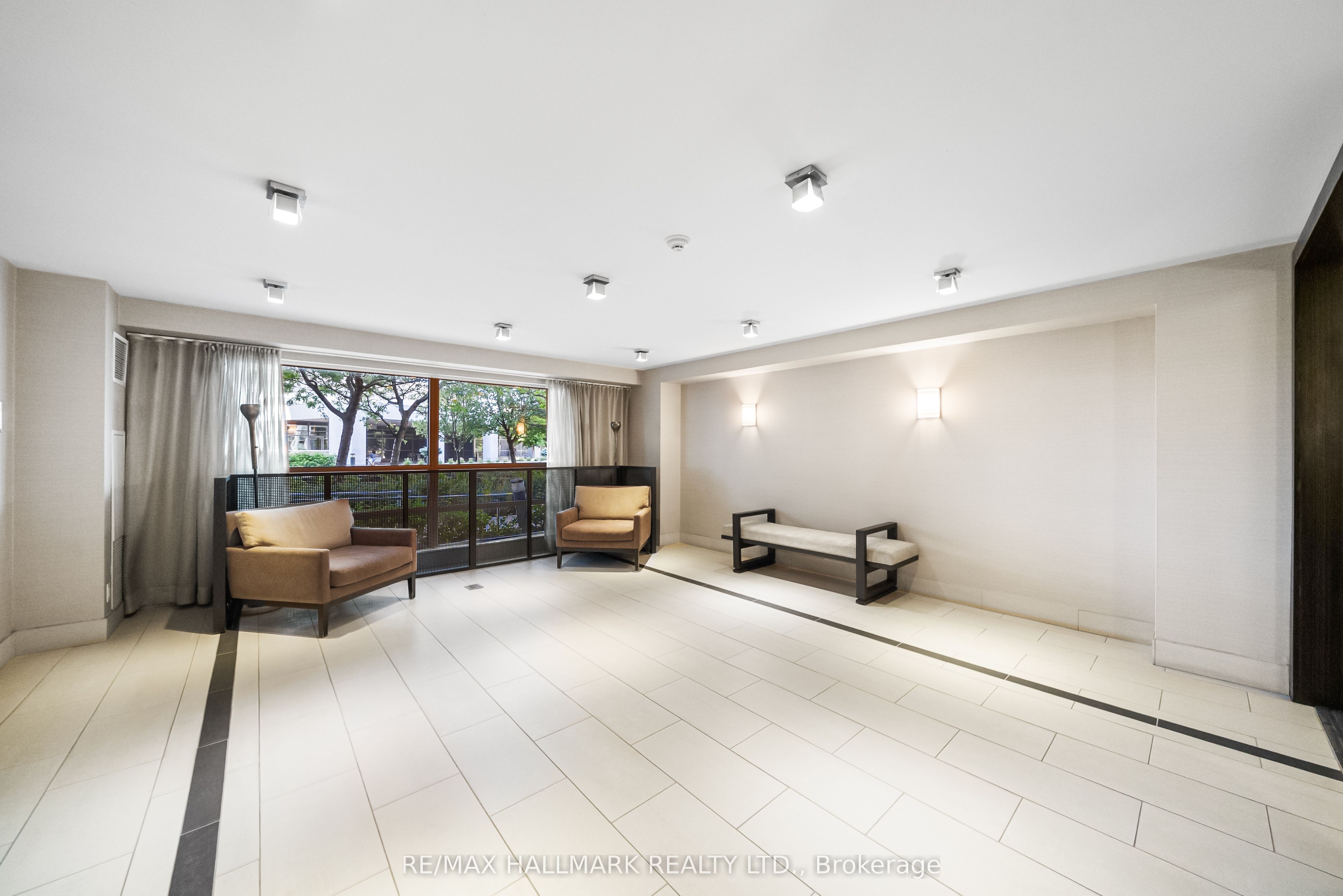 2035 Sheppard Avenue E 122, Toronto, ON M2J 0A8 photo 5