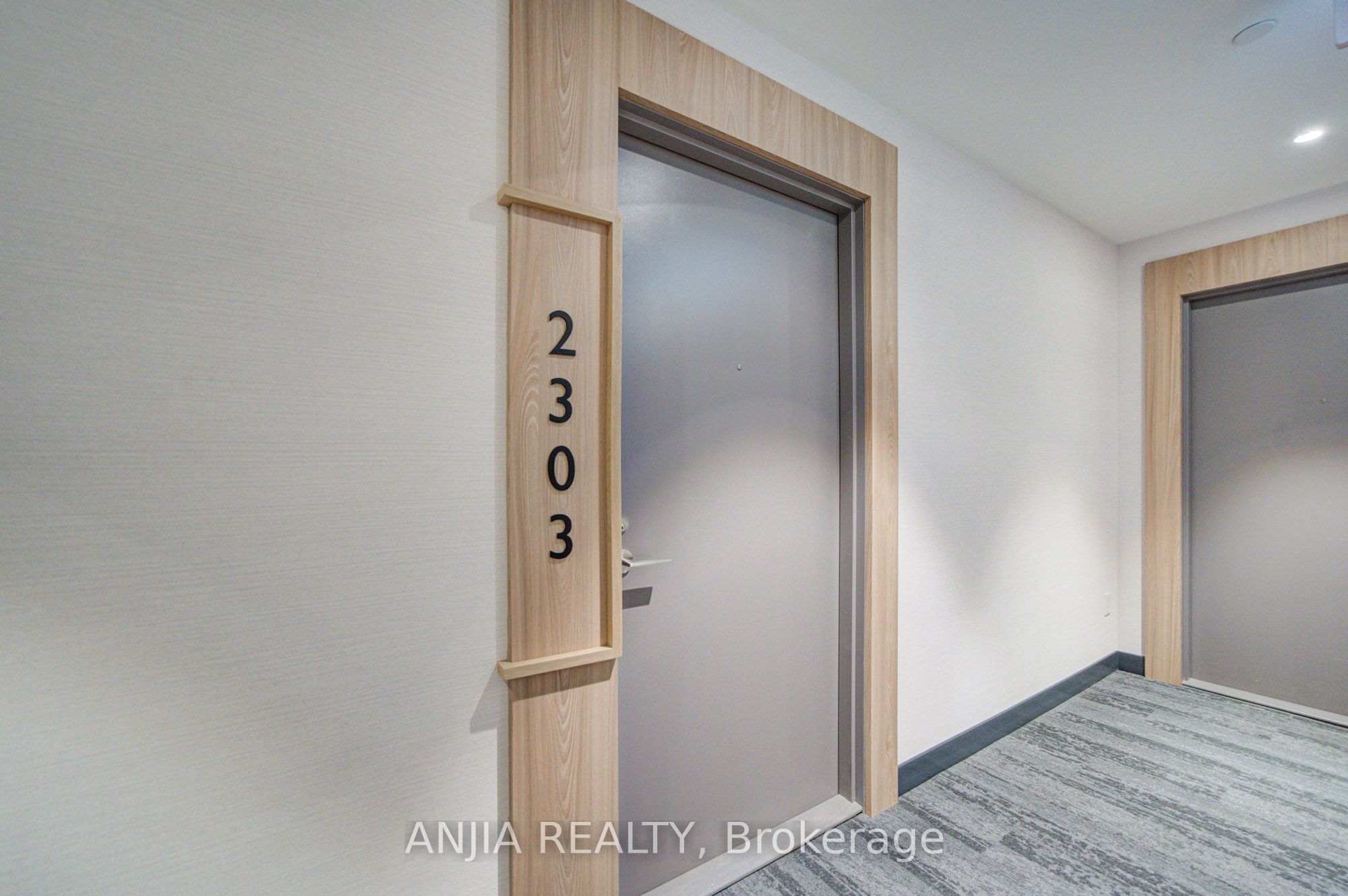 65 Mutual Street 2303, Toronto, ON M5B 0E5 photo 3