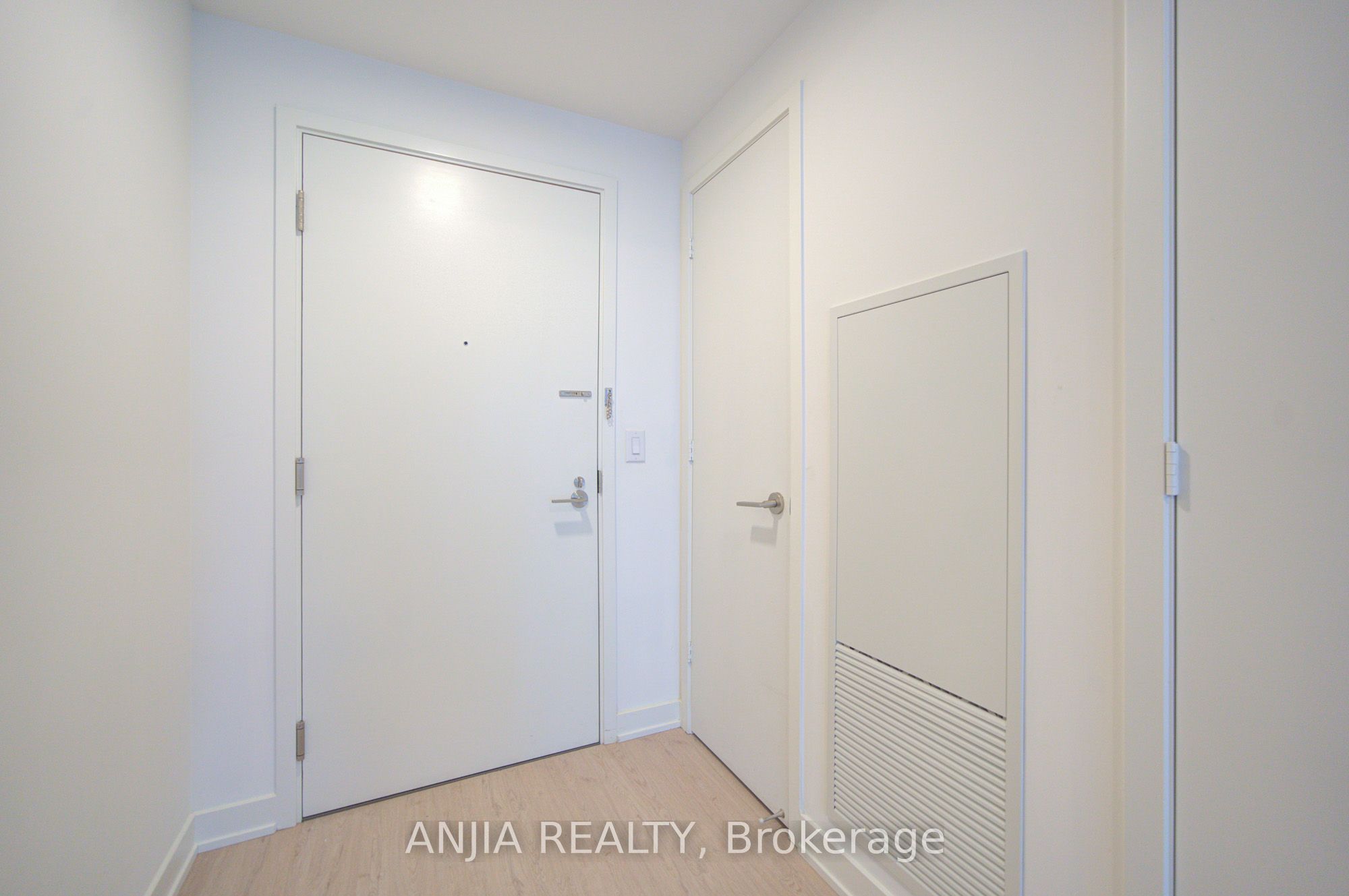 65 Mutual Street 2303, Toronto, ON M5B 0E5 photo 4