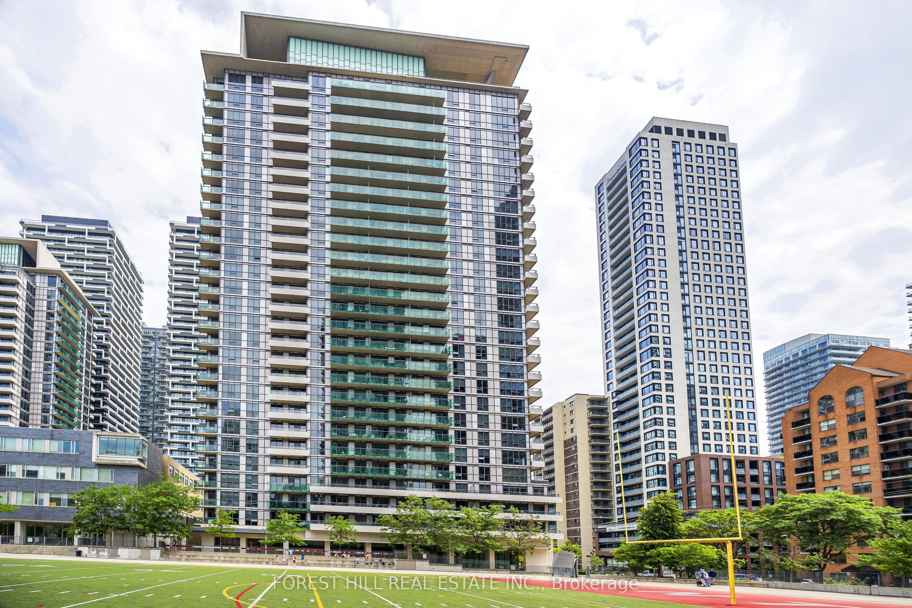 70 Roehampton Avenue 1821, Toronto, ON M4P 1R2