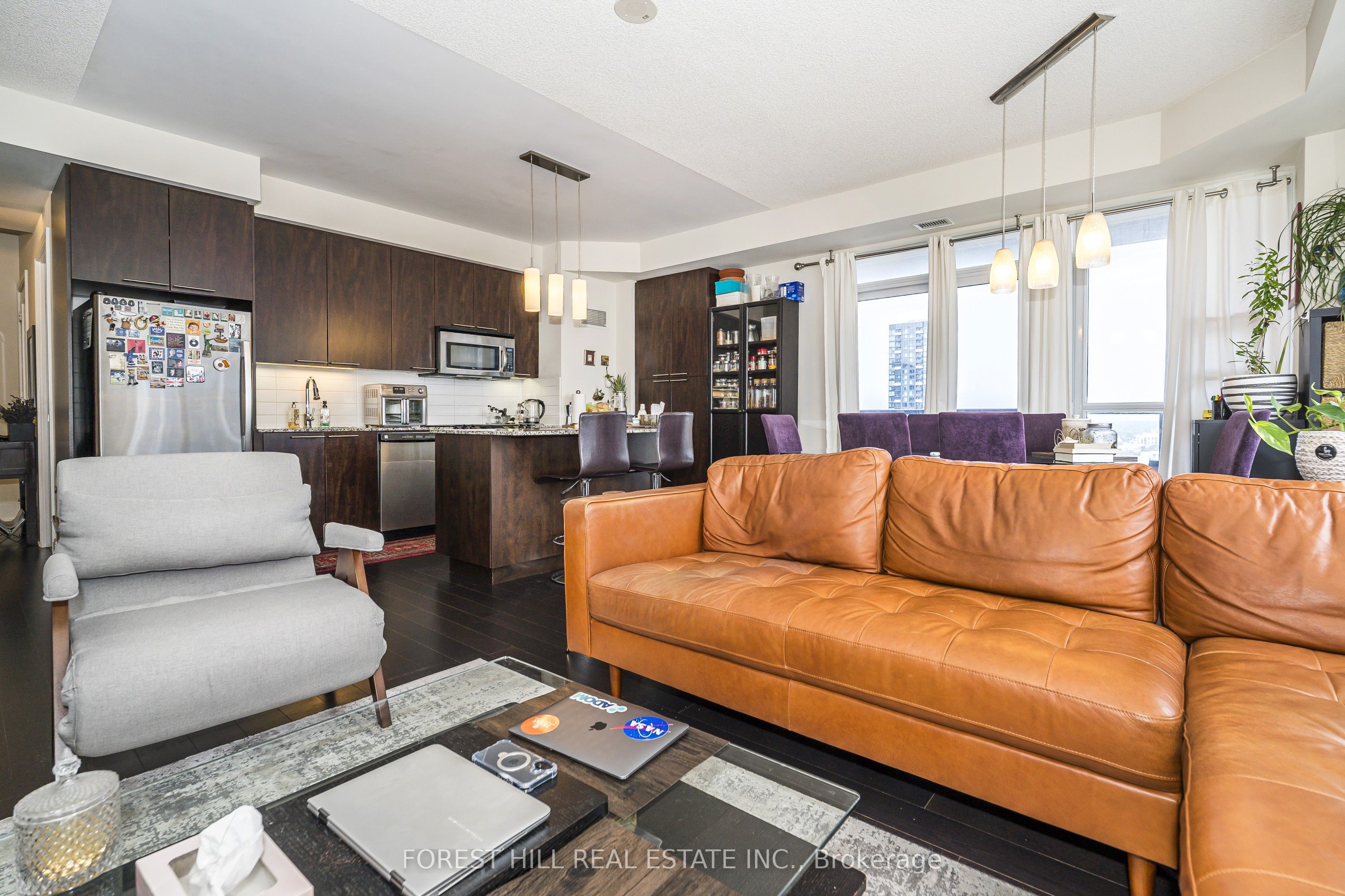 70 Roehampton Avenue 1821, Toronto, ON M4P 1R2 photo 3