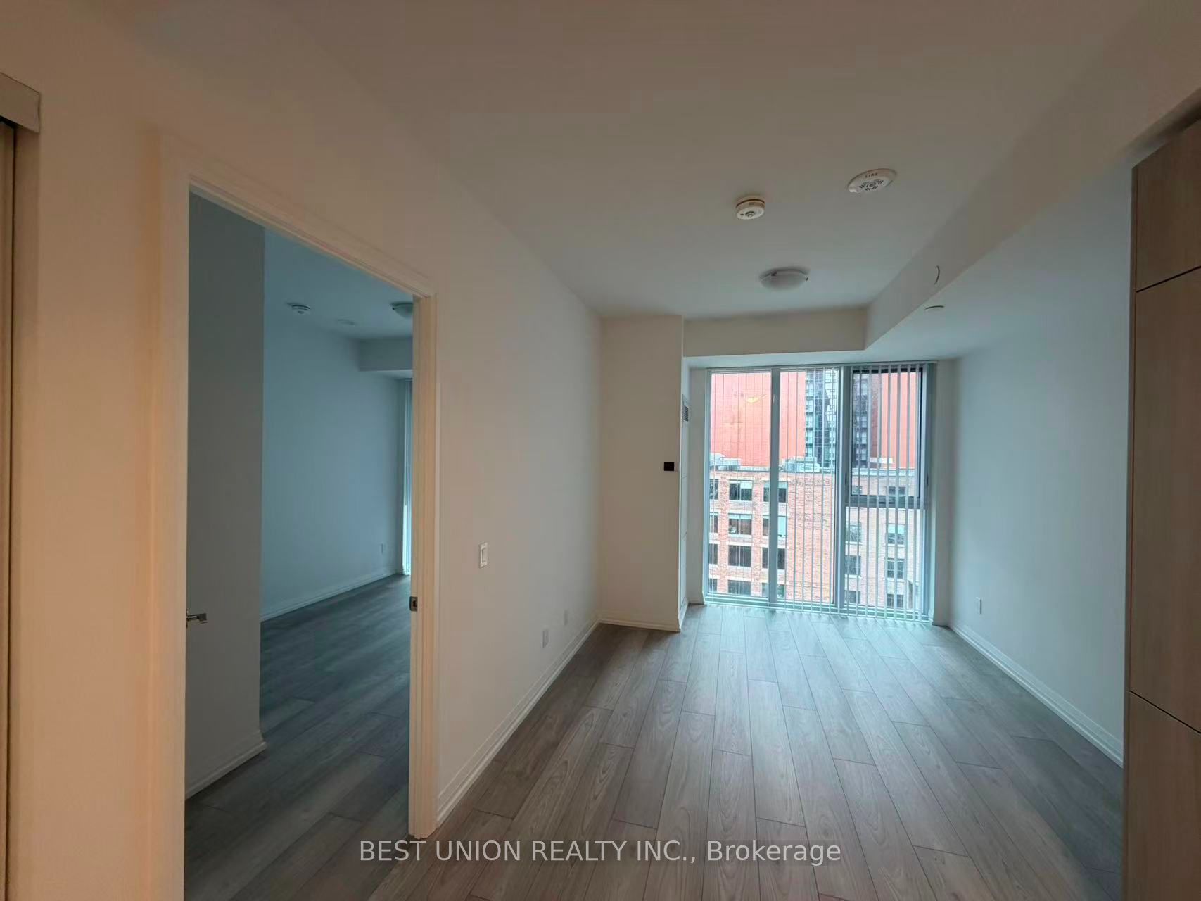 400 King Street 605, Toronto, ON M5V 1K2 photo 2