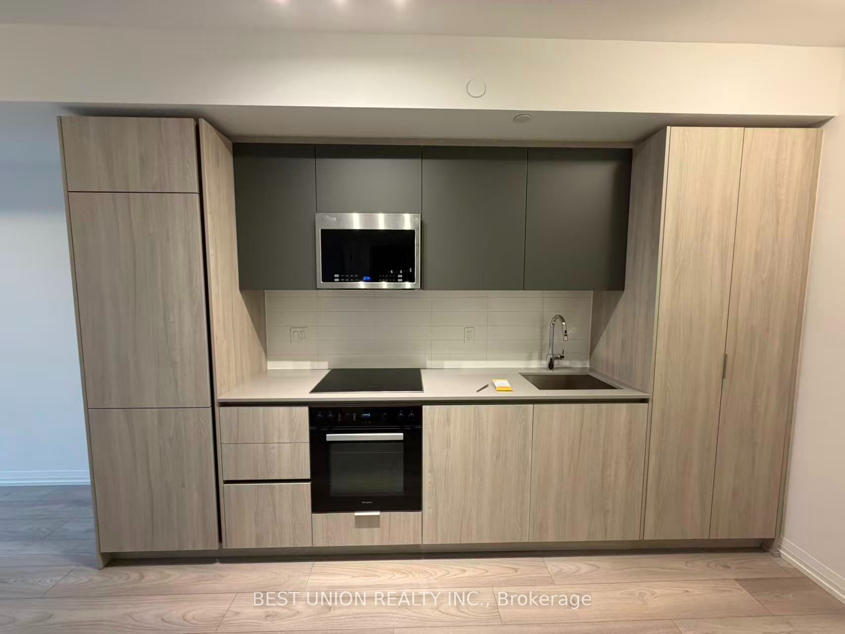 400 King Street 605, Toronto, ON M5V 1K2 photo 4
