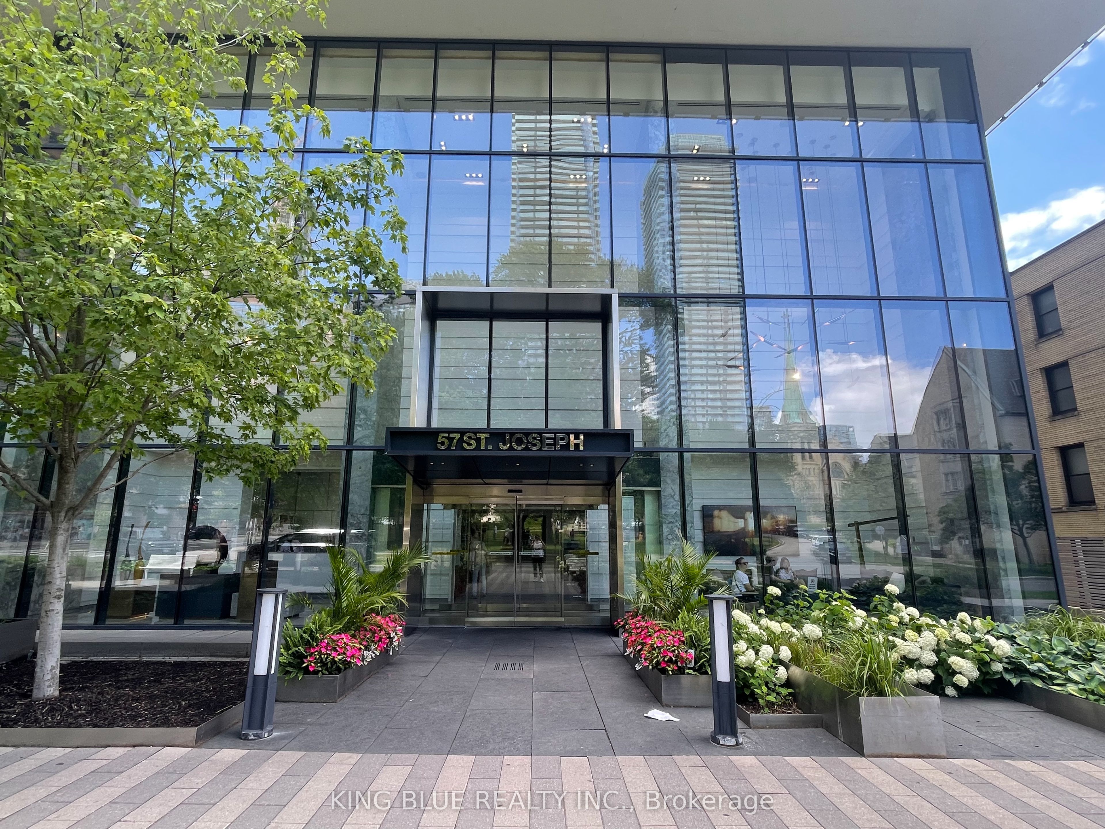 57 St. Joseph Street 1019, Toronto, ON M5S 0C5