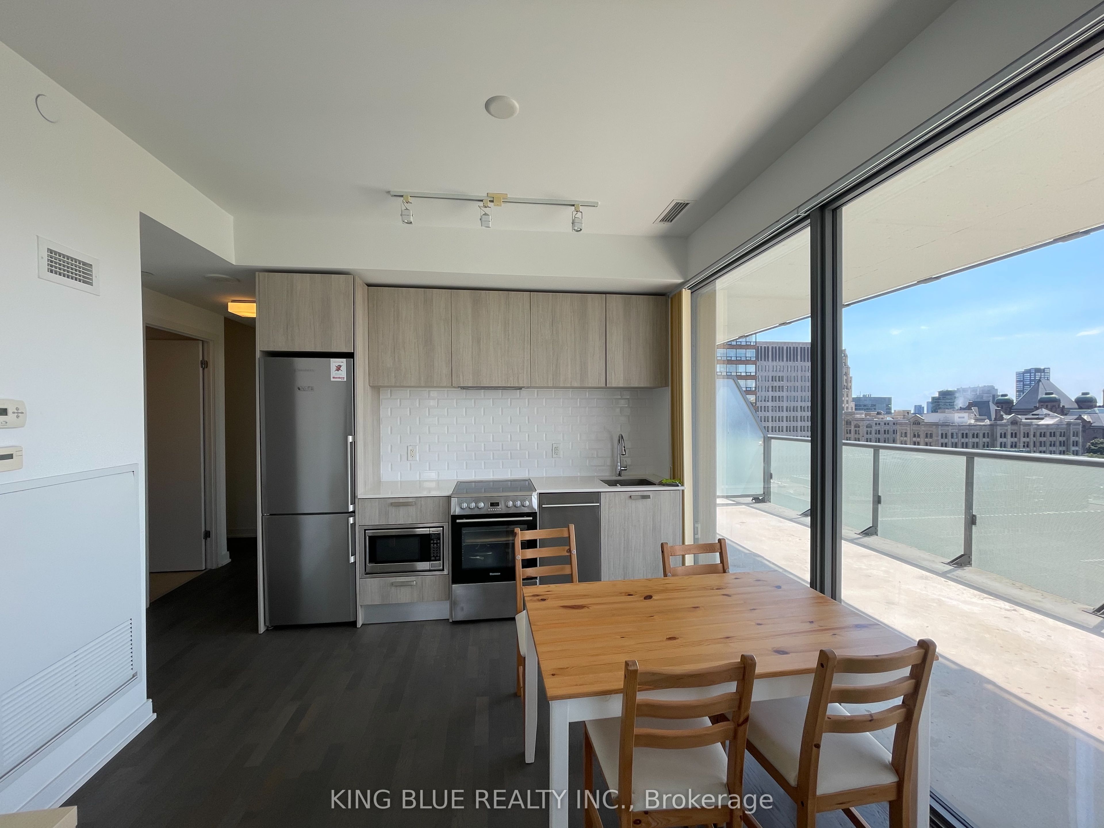 57 St. Joseph Street 1019, Toronto, ON M5S 0C5 photo 3