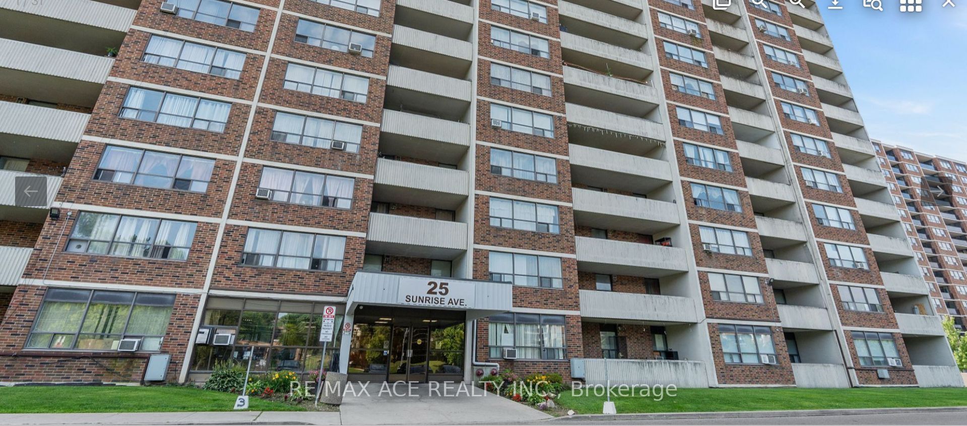 25 Sunrise Avenue 506, Toronto, ON M4A 2S2