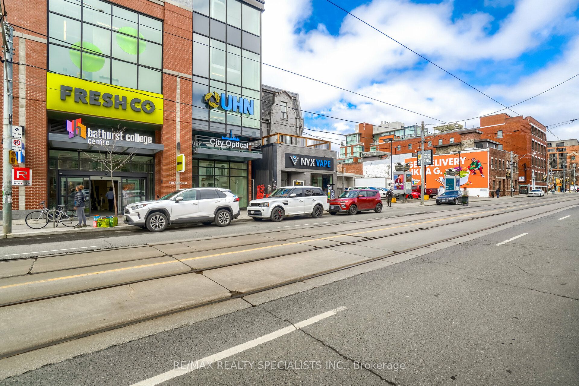 450 Bathurst Street 2, Toronto, ON M5T 2S6