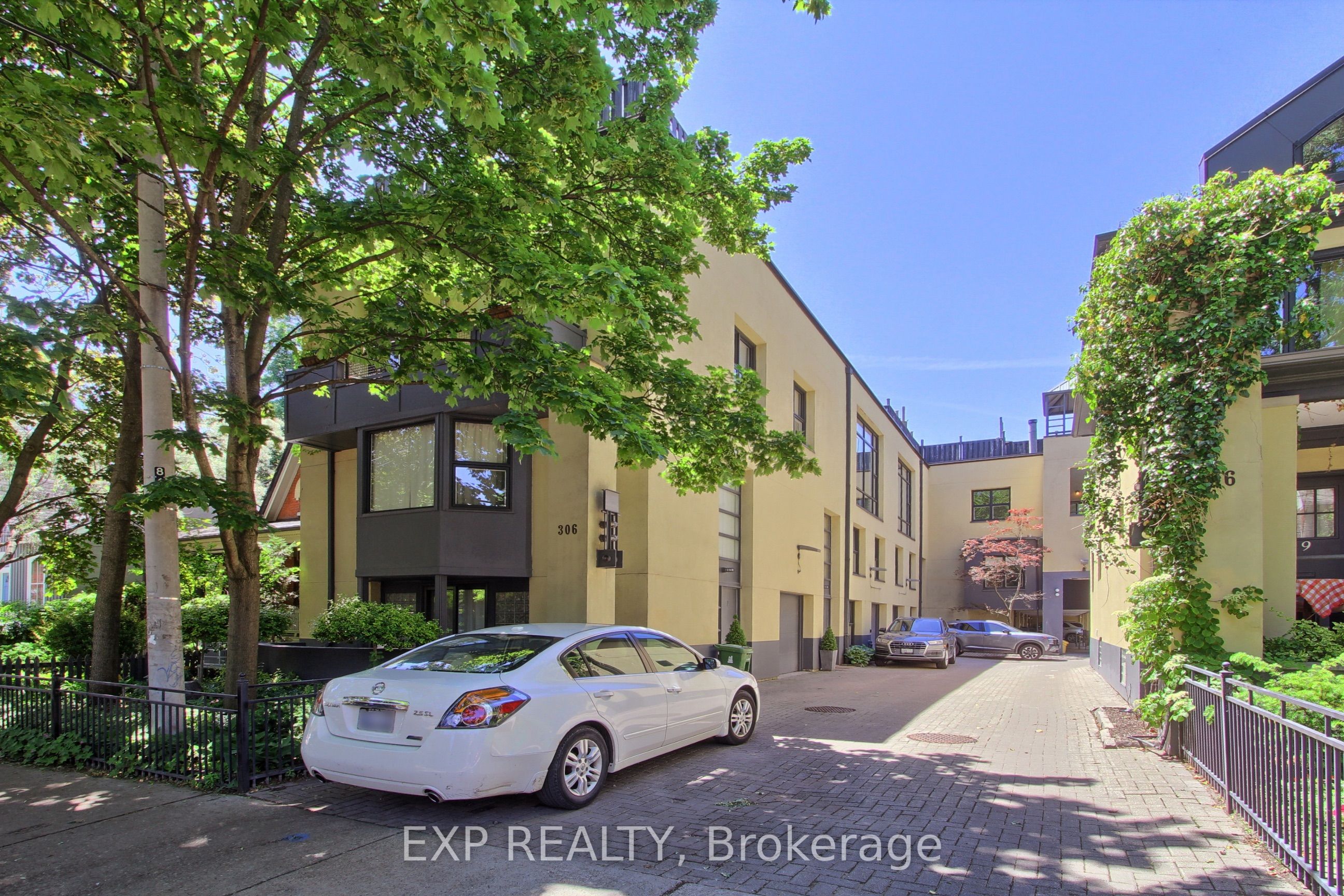 306 Sackville Street 4, Toronto, ON M5A 3G2 photo 2