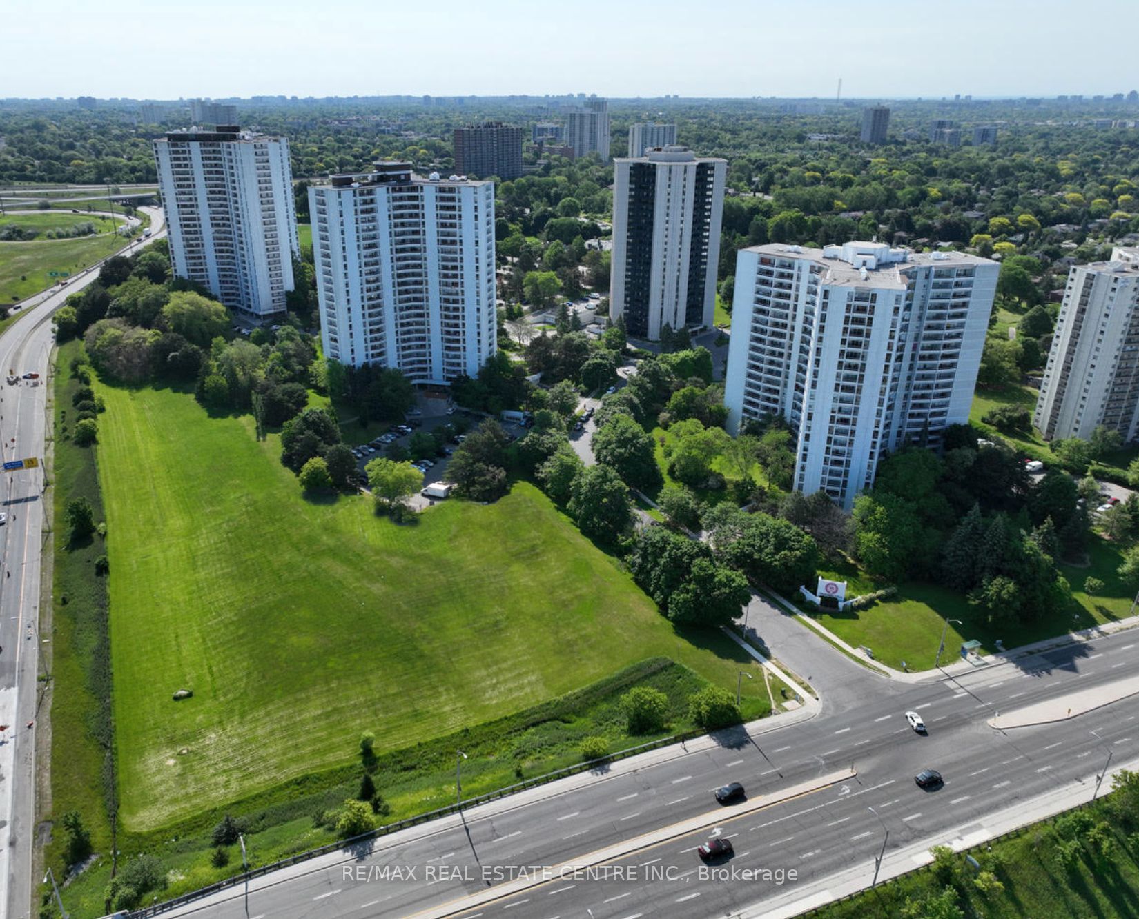 100 Graydon Hall Drive 509, Toronto, ON M3A 3A8 photo 2