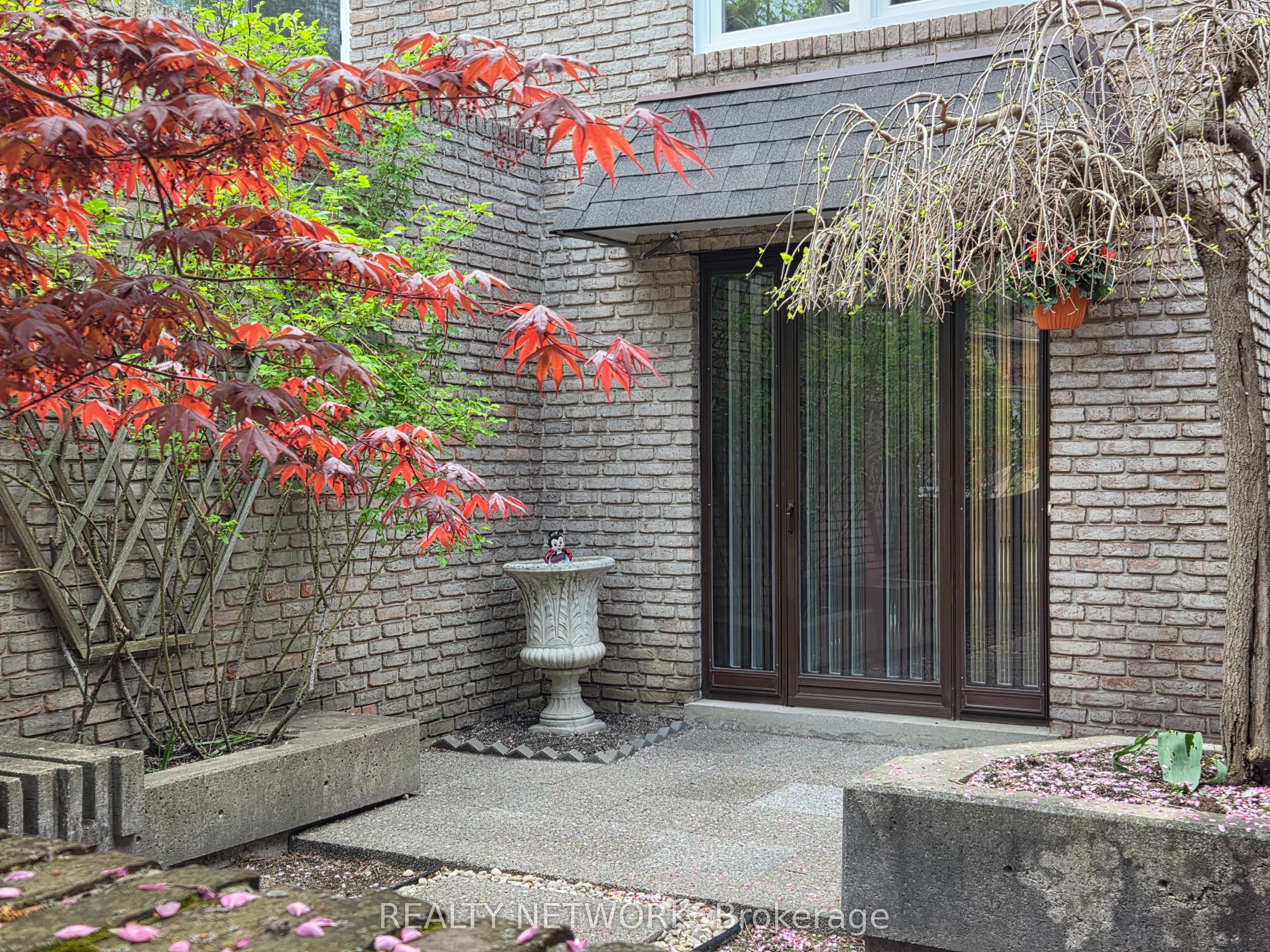 89 Elmsthorpe Avenue, Toronto, ON M5P 2L8 photo 3