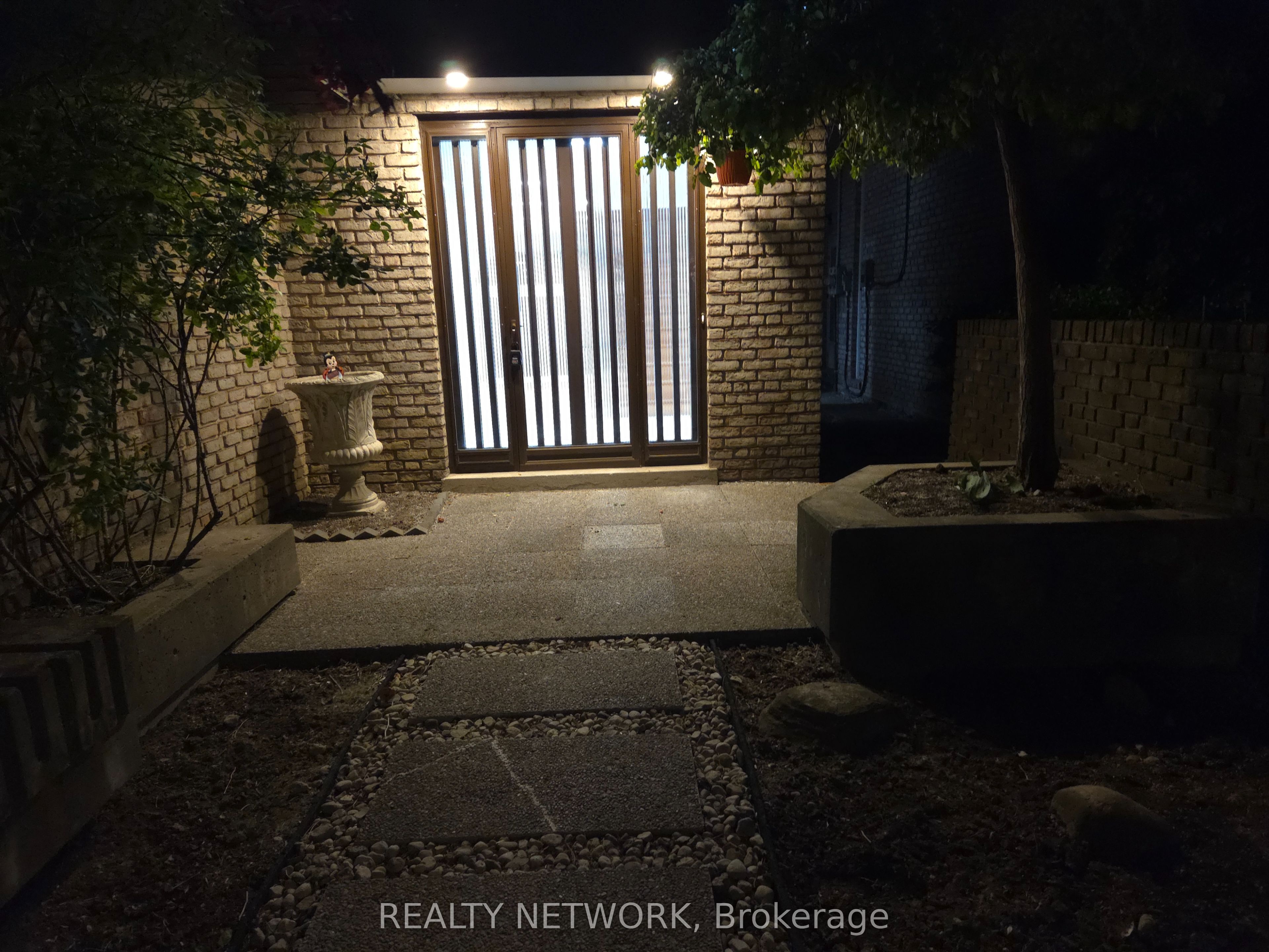 89 Elmsthorpe Avenue, Toronto, ON M5P 2L8 photo 5