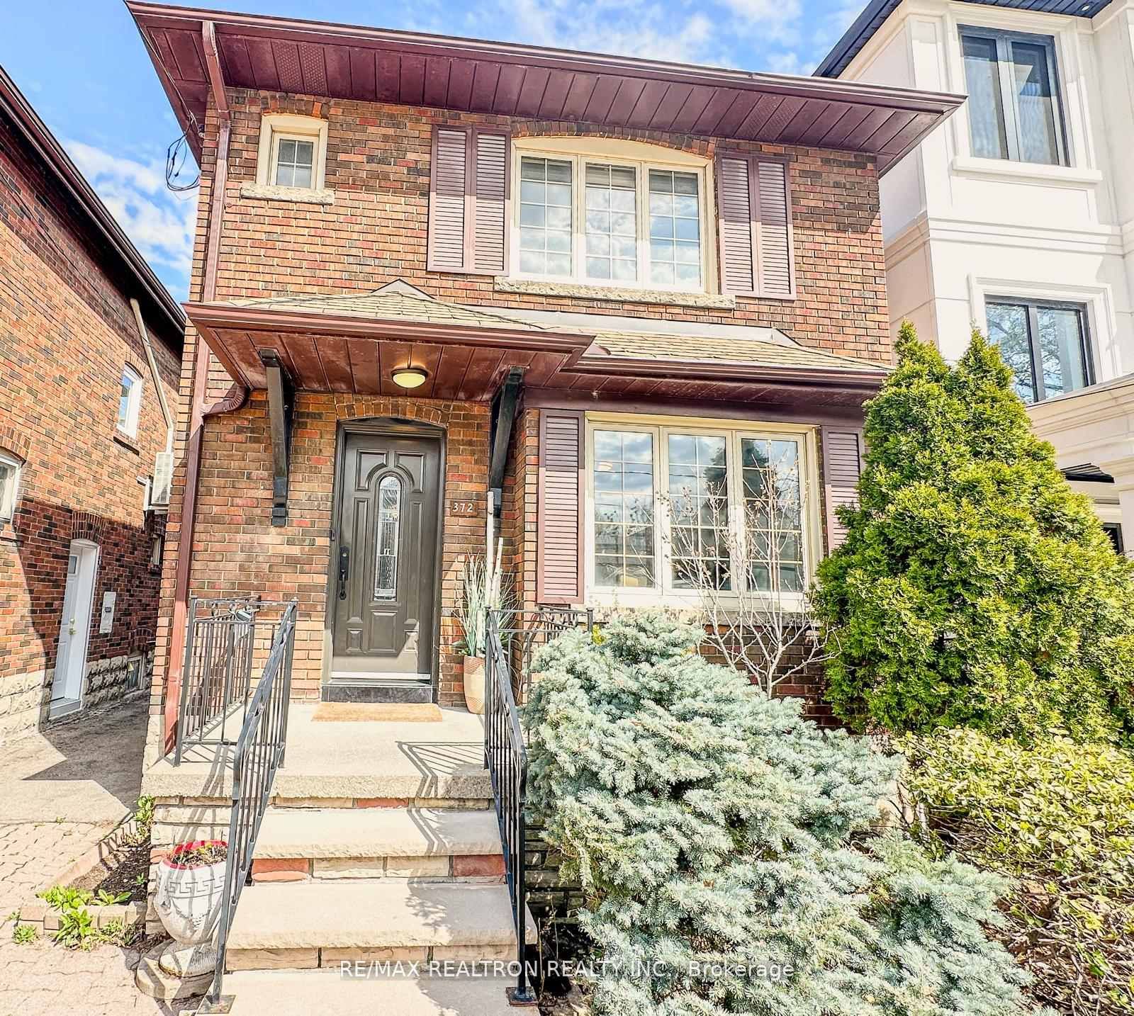 372 St Germain Avenue, Toronto, ON M5M 1W5 photo 2