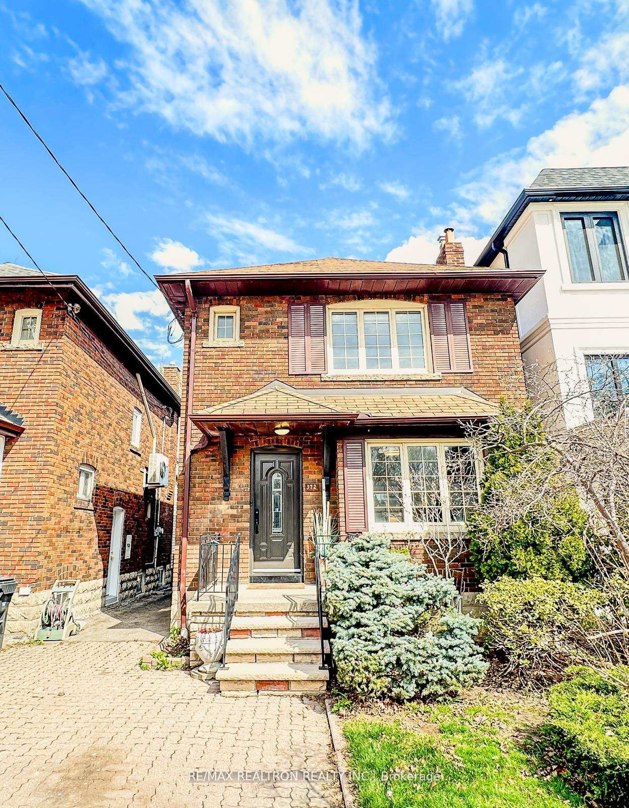 372 St Germain Avenue, Toronto, ON M5M 1W5 photo 3