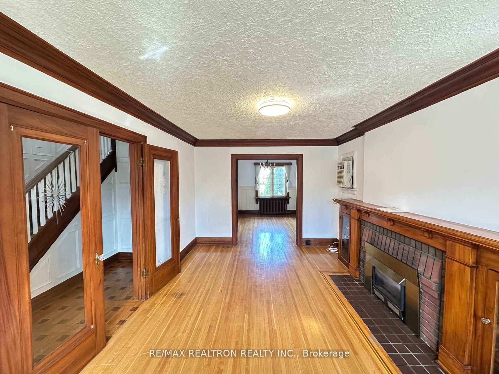 372 St Germain Avenue, Toronto, ON M5M 1W5 photo 5