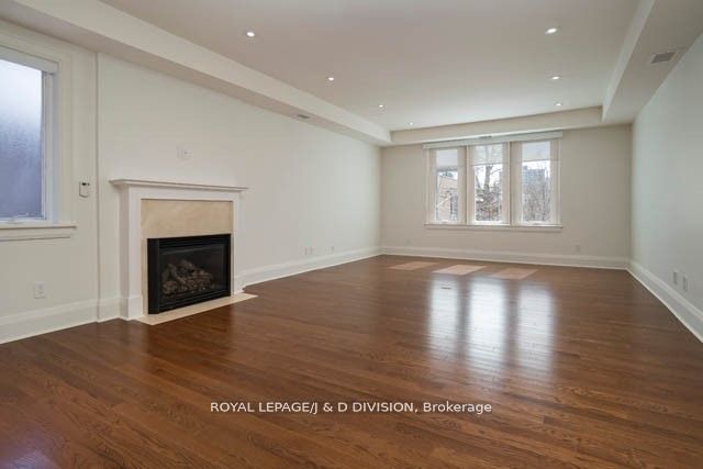 85 Admiral Road 202, Toronto, ON M5R 2L7 photo 2