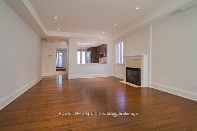85 Admiral Road 202, Toronto, ON M5R 2L7 photo 3