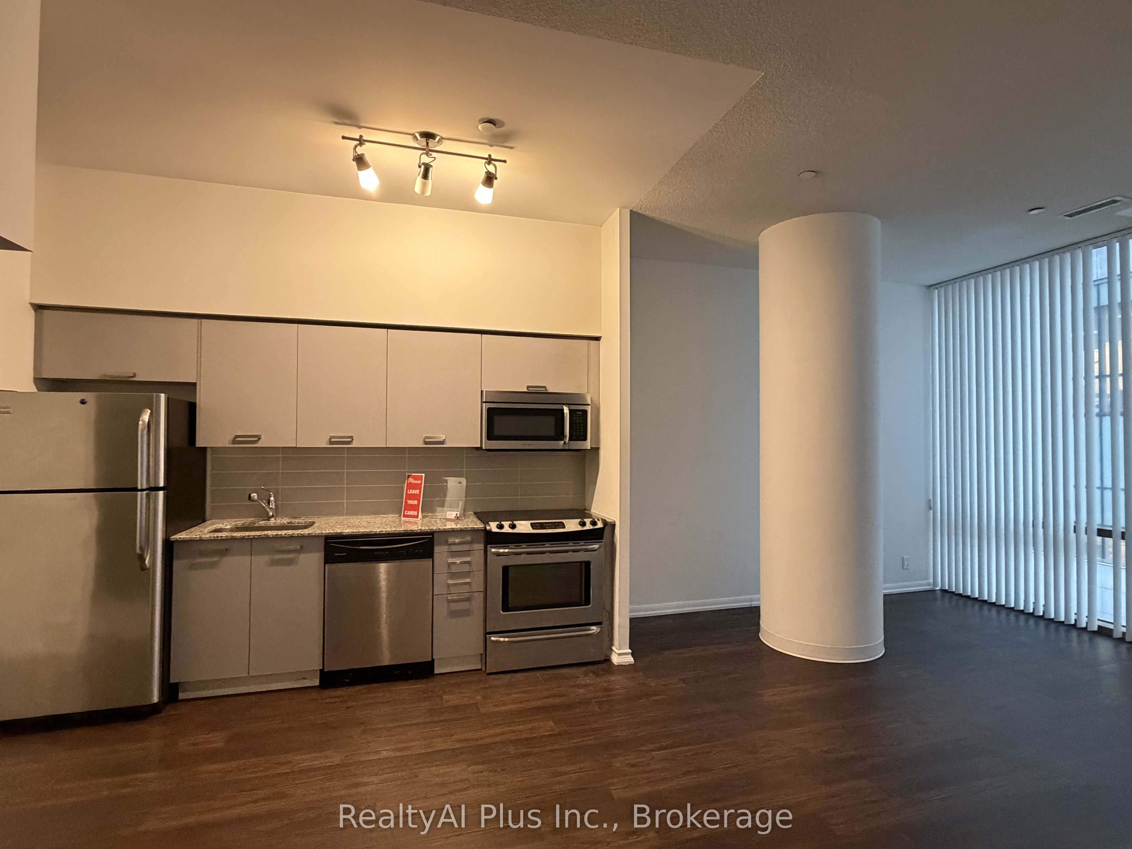 832 Bay Street 213, Toronto, ON M5S 1Z6
