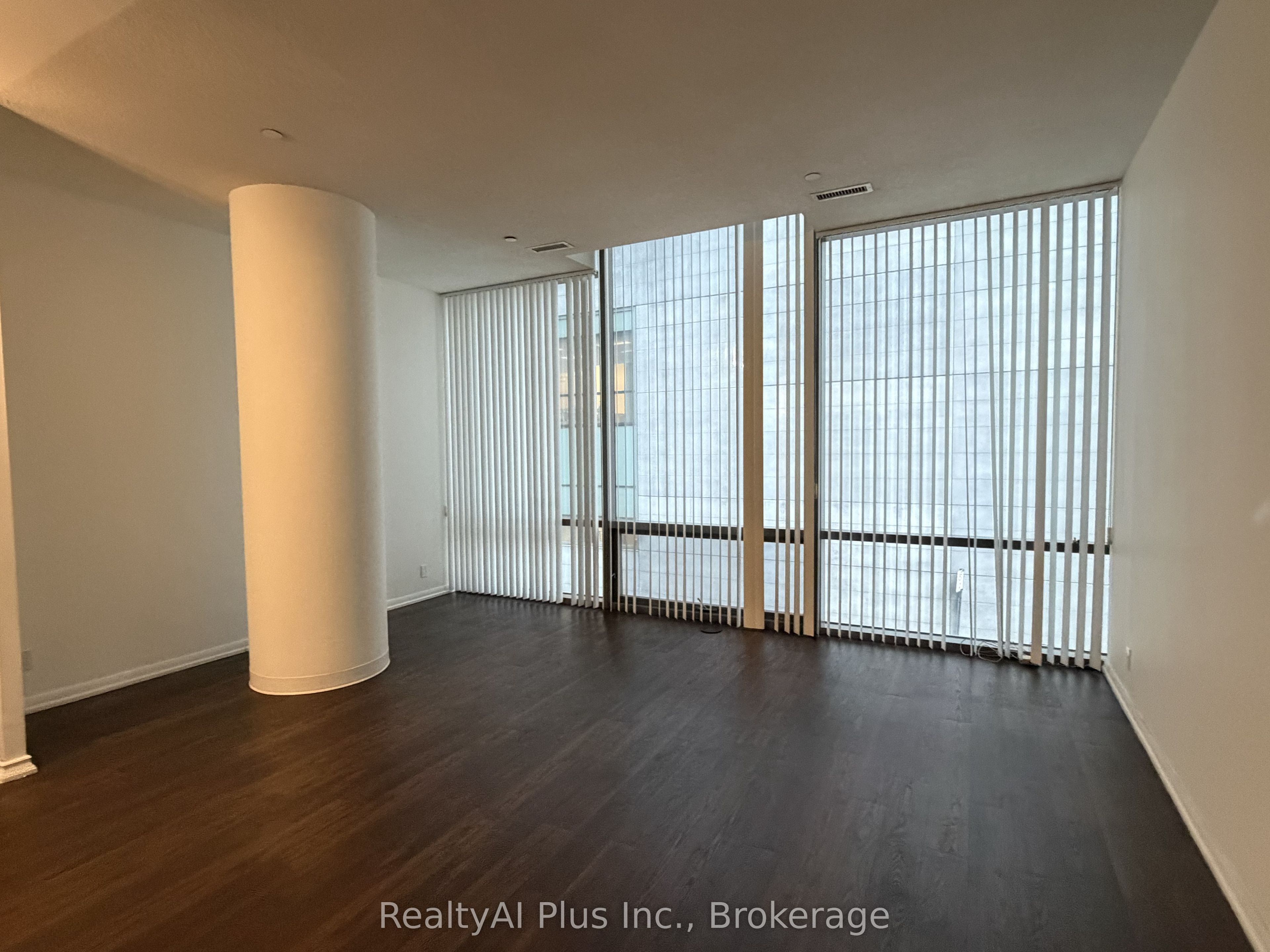 832 Bay Street 213, Toronto, ON M5S 1Z6 photo 3