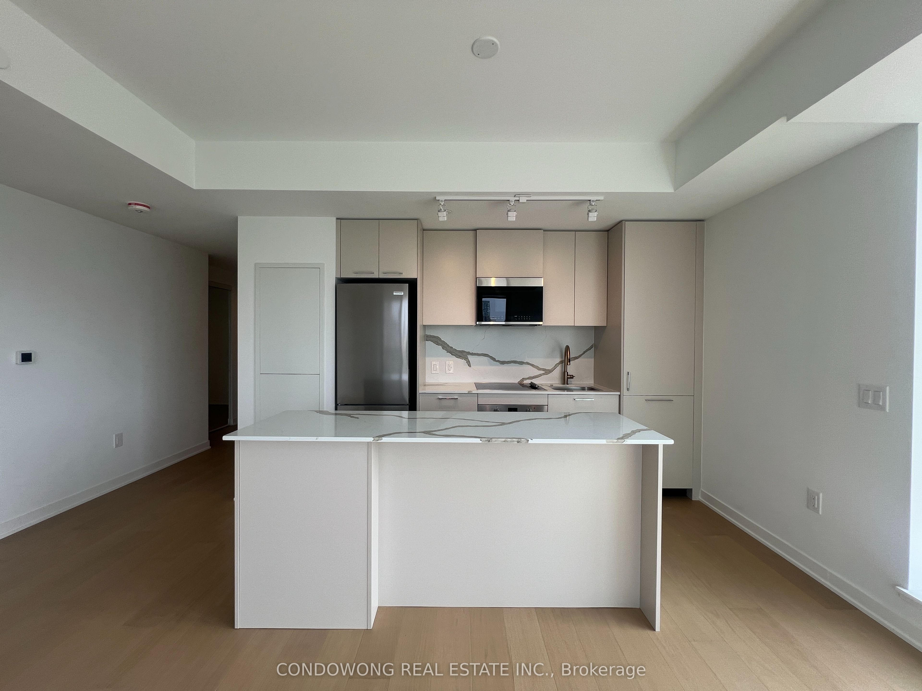 10 Oak Street 1504, Toronto, ON M5A 0Z1 photo 2