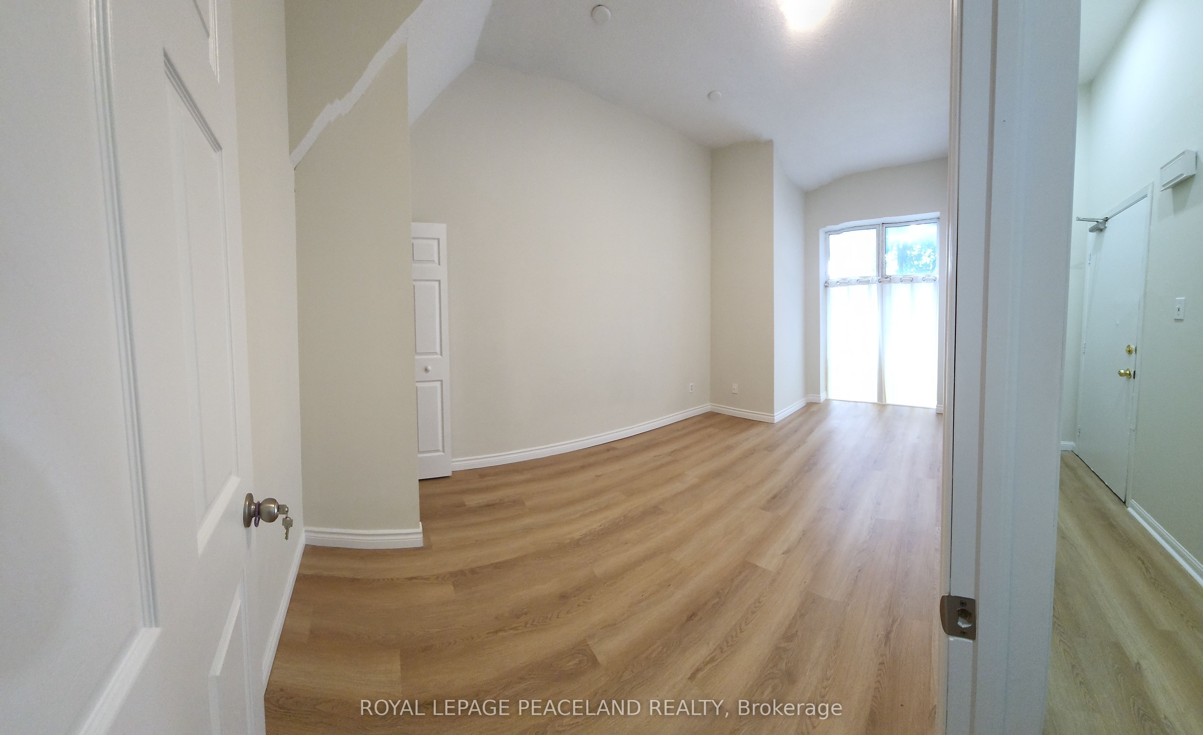 558 Spadina Crescent 1, Toronto, ON M5S 2J9 photo 3