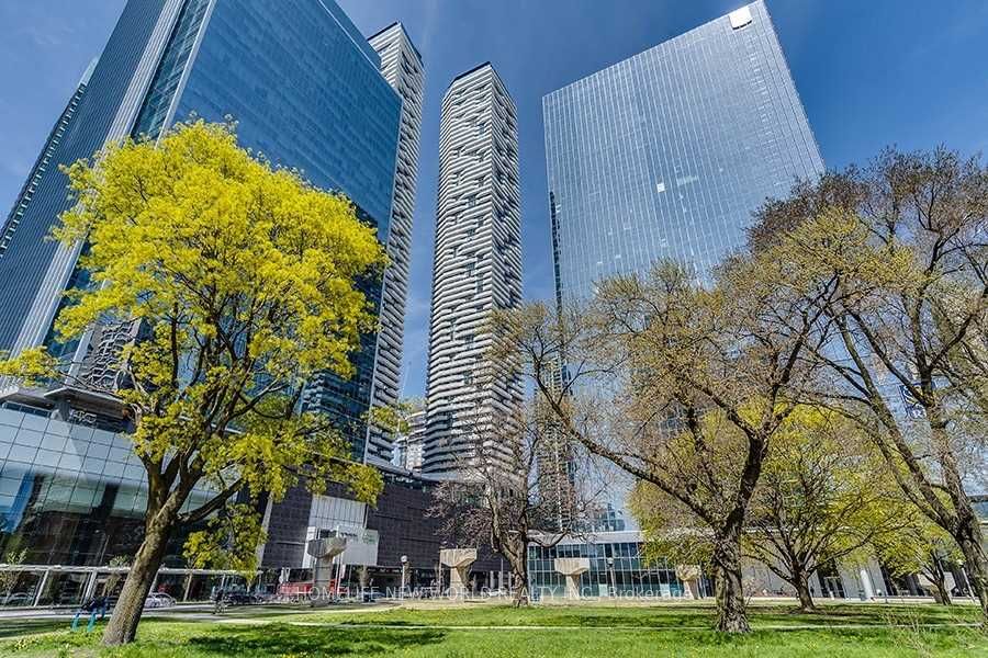 100 Harbour Street 3005, Toronto, ON M5J 0B5 photo 4