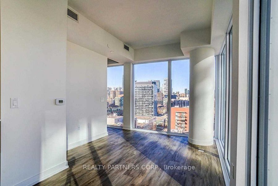 158 Front Street E 2113, Toronto, ON M5A 0K9 photo 5