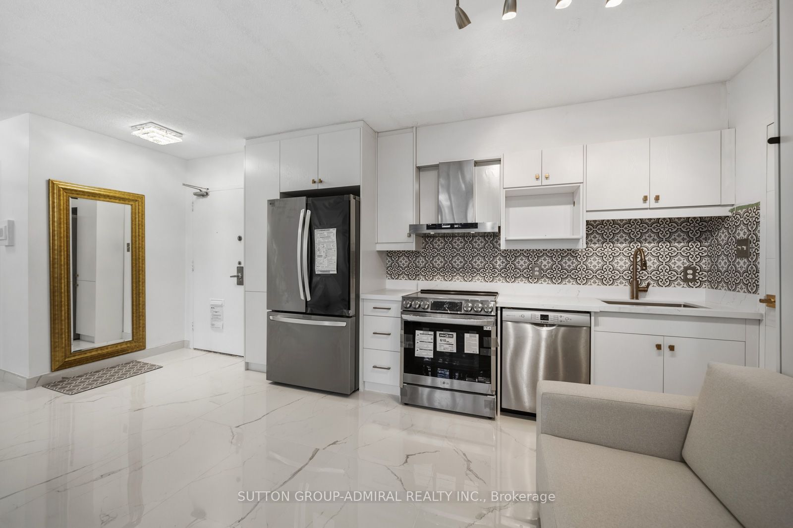 5 Parkway Forest Drive G8, Toronto, ON M2J 1L2 photo 3