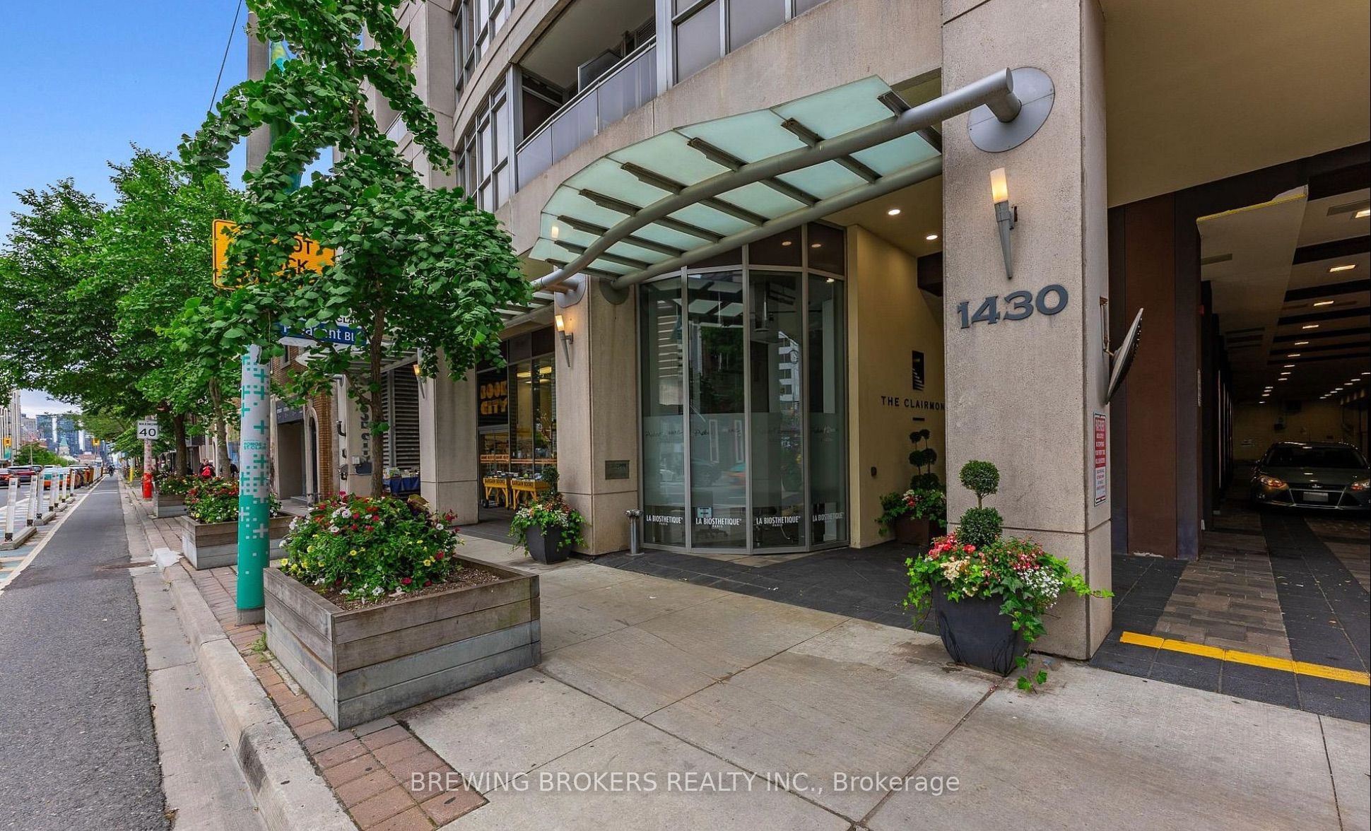 1430 Yonge Street 704, Toronto, ON M4T 1Y6 photo 3