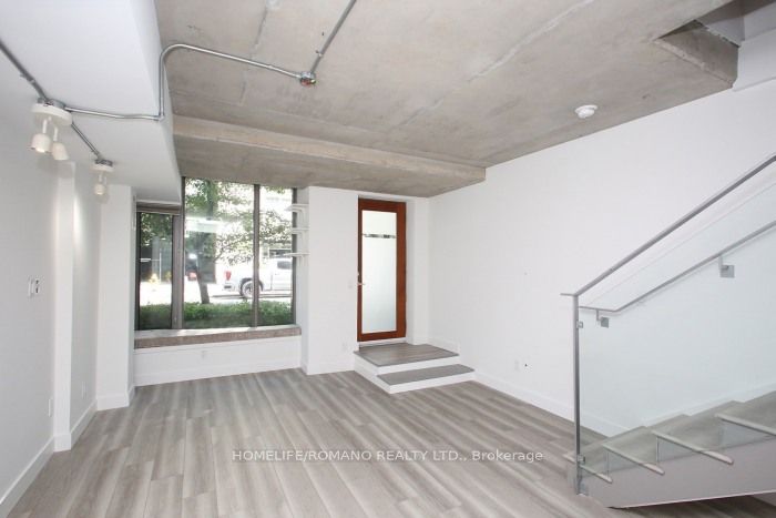 43 Stewart Street 104, Toronto, ON M5V 2V1 photo 3