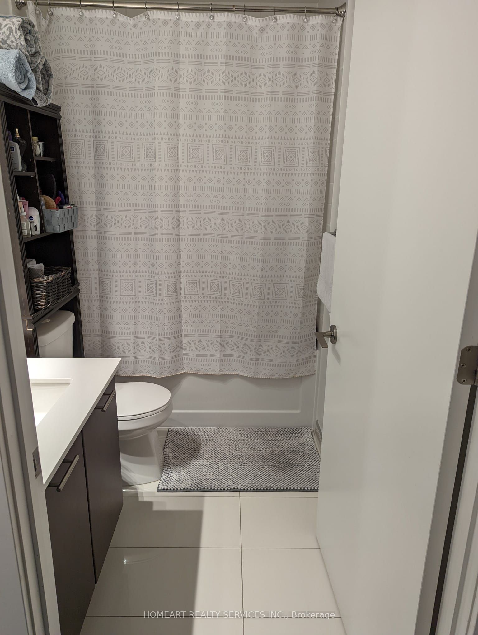 50 Bruyeres Mews 508, Toronto, ON M5V 0H8 photo 4
