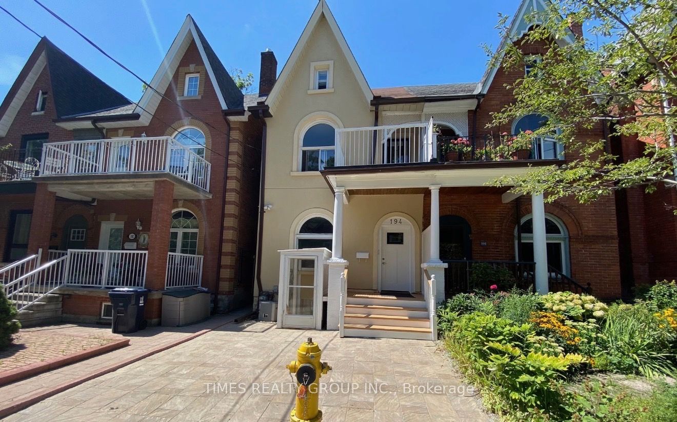 194 Concord Avenue Main, Toronto, ON M6H 2P3