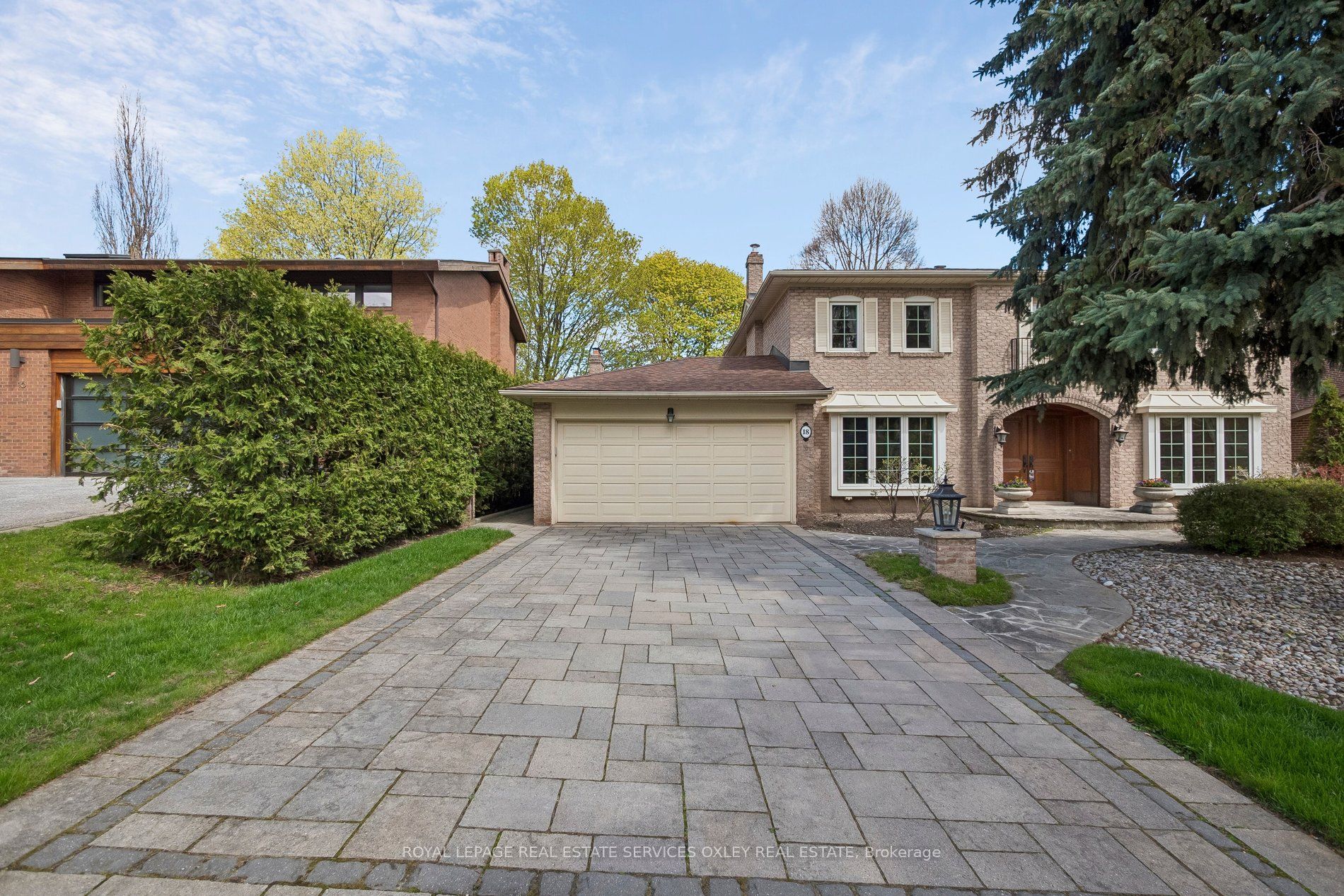 18 Swansdown Drive, Toronto, ON M2L 2N1 photo 2