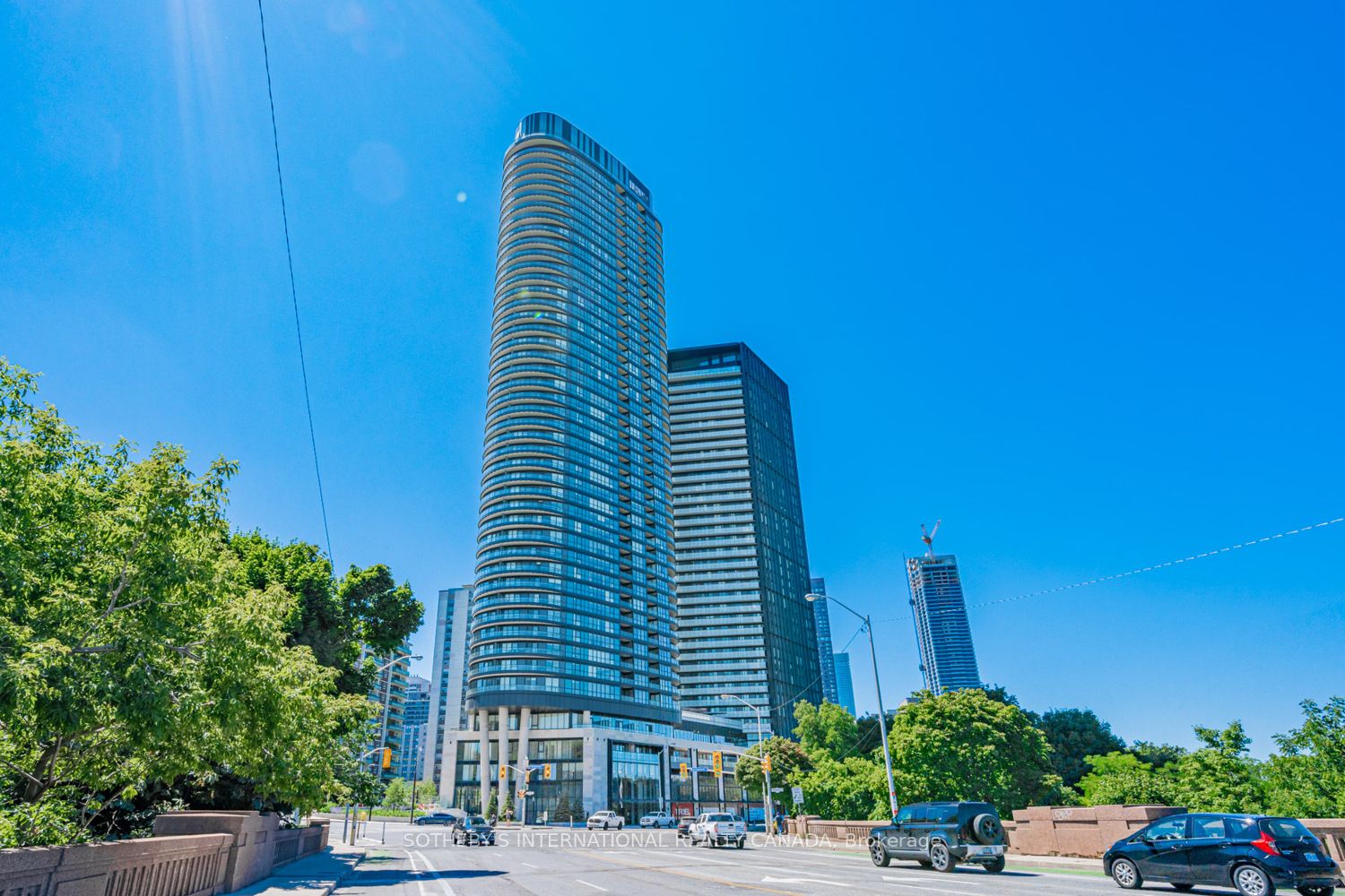 585 Bloor Street E 2124, Toronto, ON M4W 0B3 photo 2
