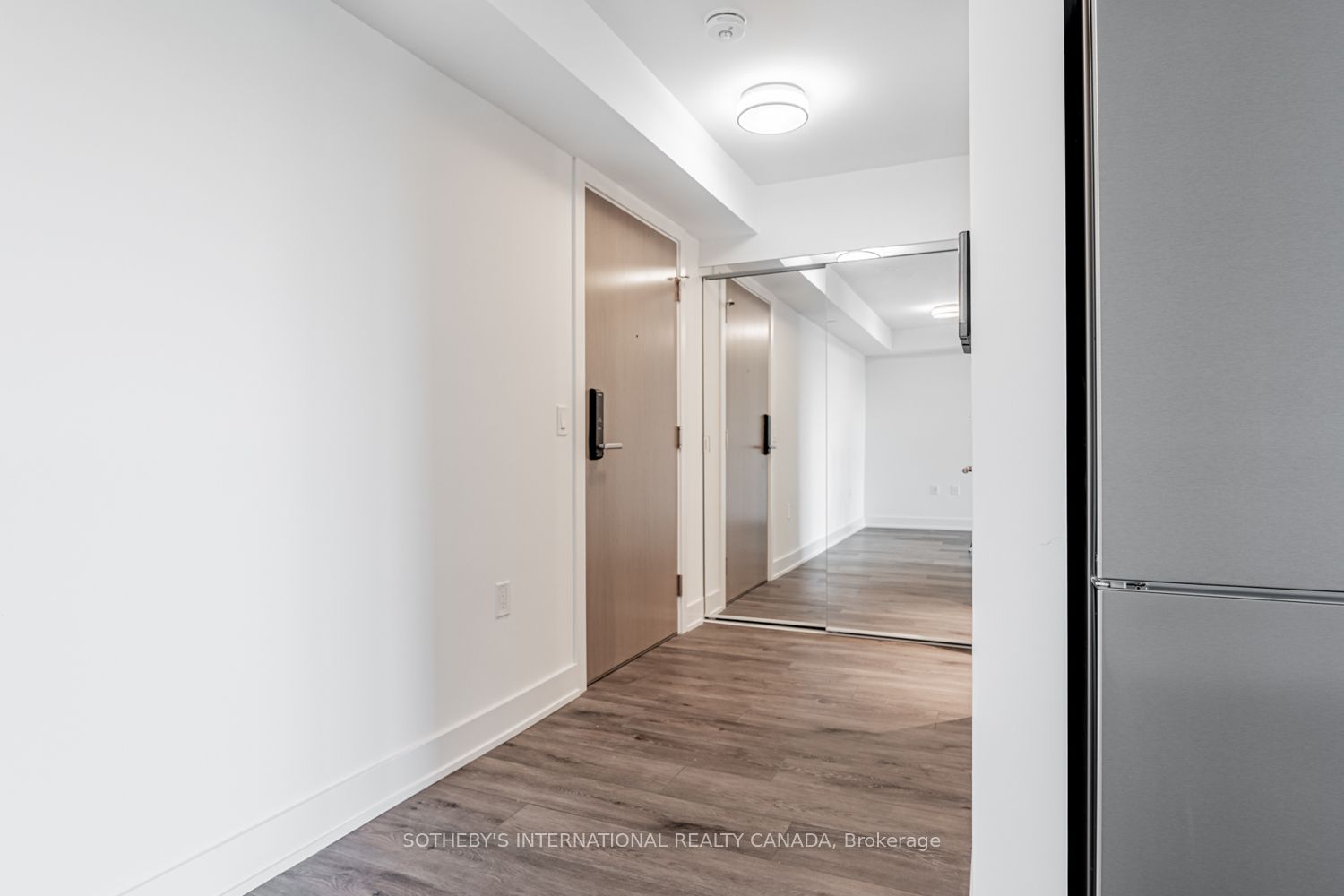 585 Bloor Street E 2124, Toronto, ON M4W 0B3 photo 4