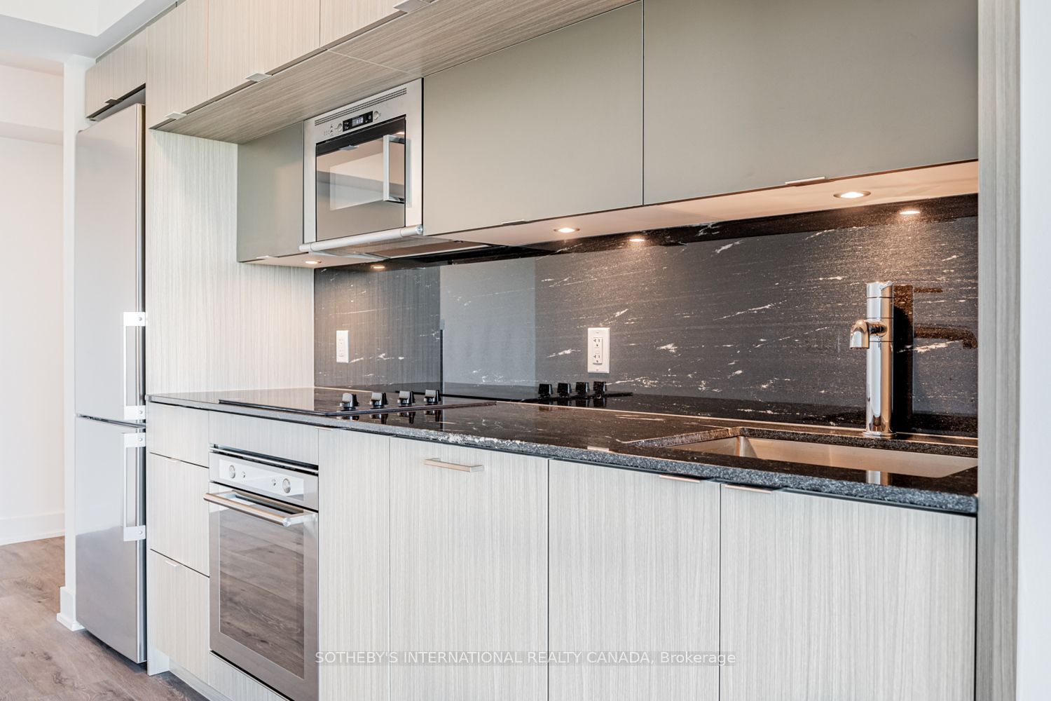 585 Bloor Street E 2124, Toronto, ON M4W 0B3 photo 5
