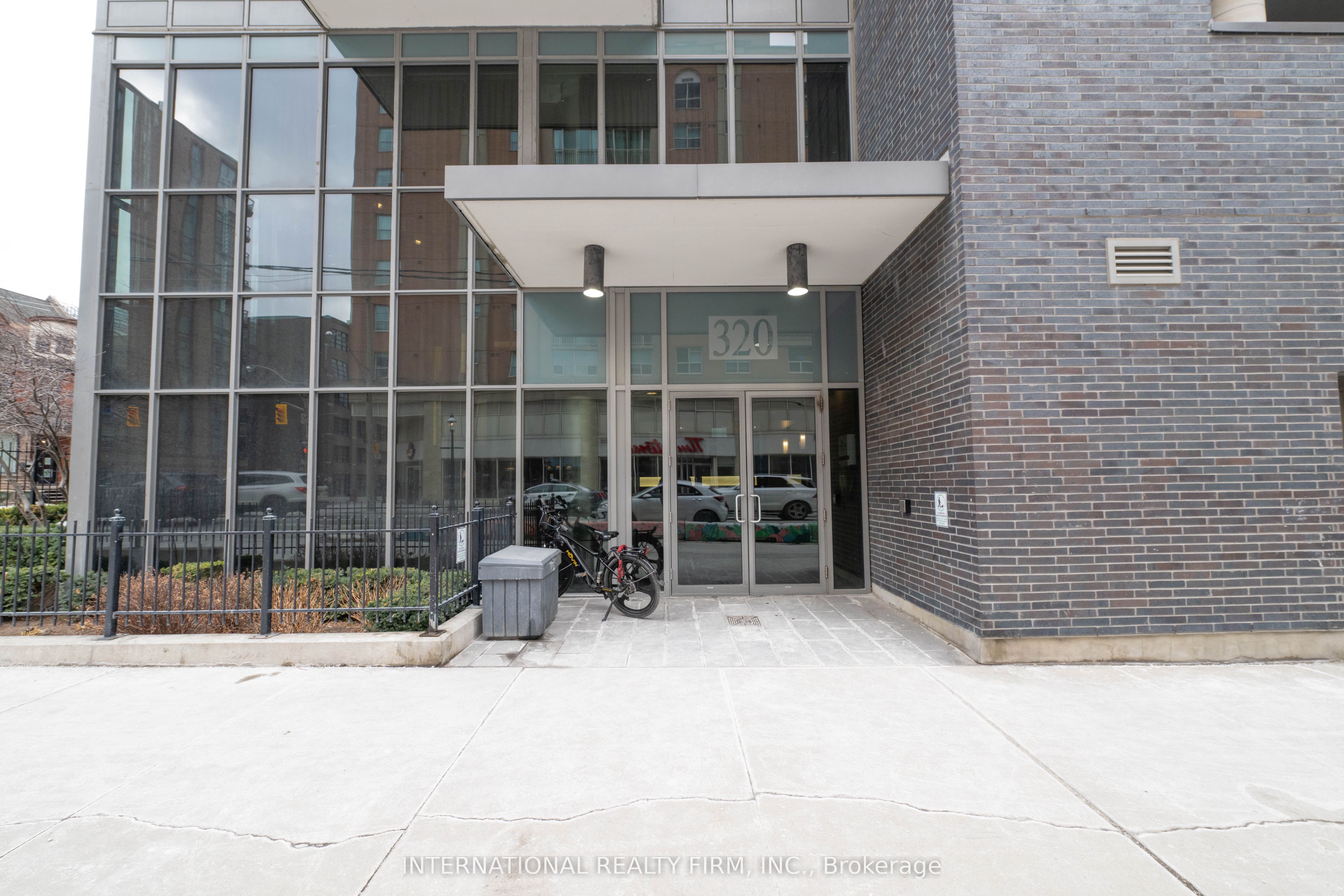 320 Richmond Street E 208, Toronto, ON M5A 1P9