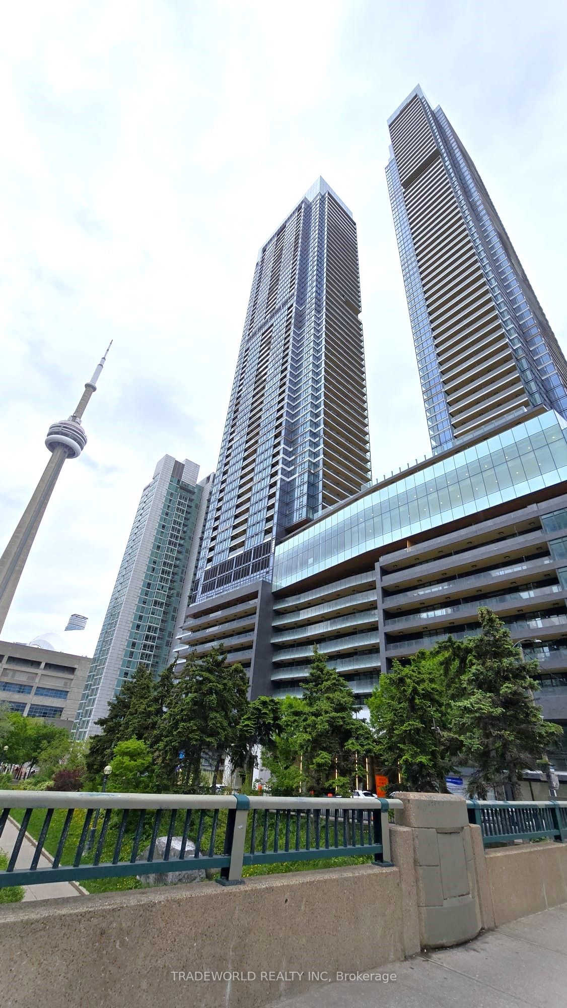 3 Concord Cityplace Way 1809, Toronto, ON M5V 0X4