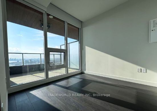 3 Concord Cityplace Way 1809, Toronto, ON M5V 0X4 photo 5