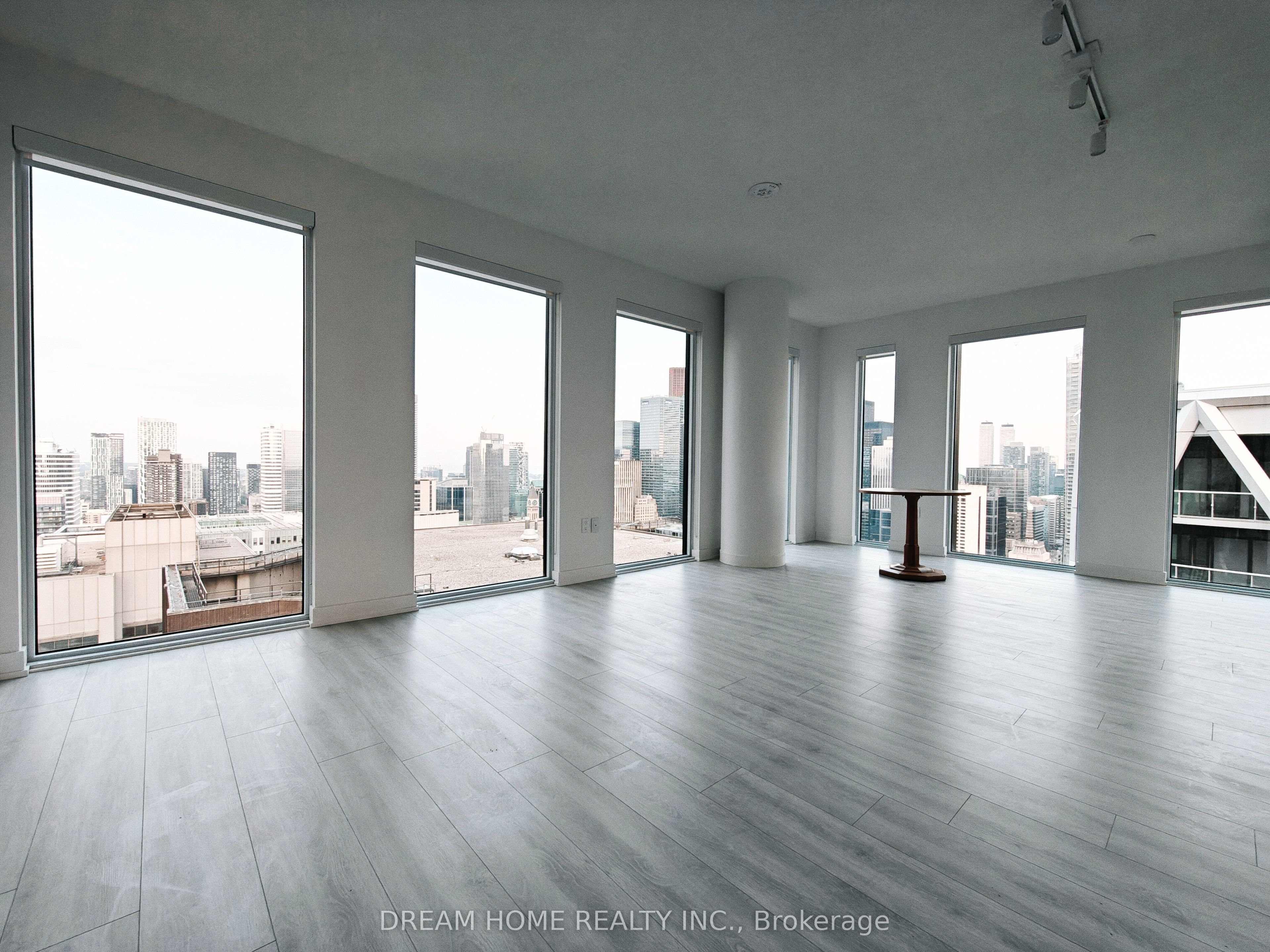 238 Simcoe Street 3604, Toronto, ON M5T 1T4 photo 2