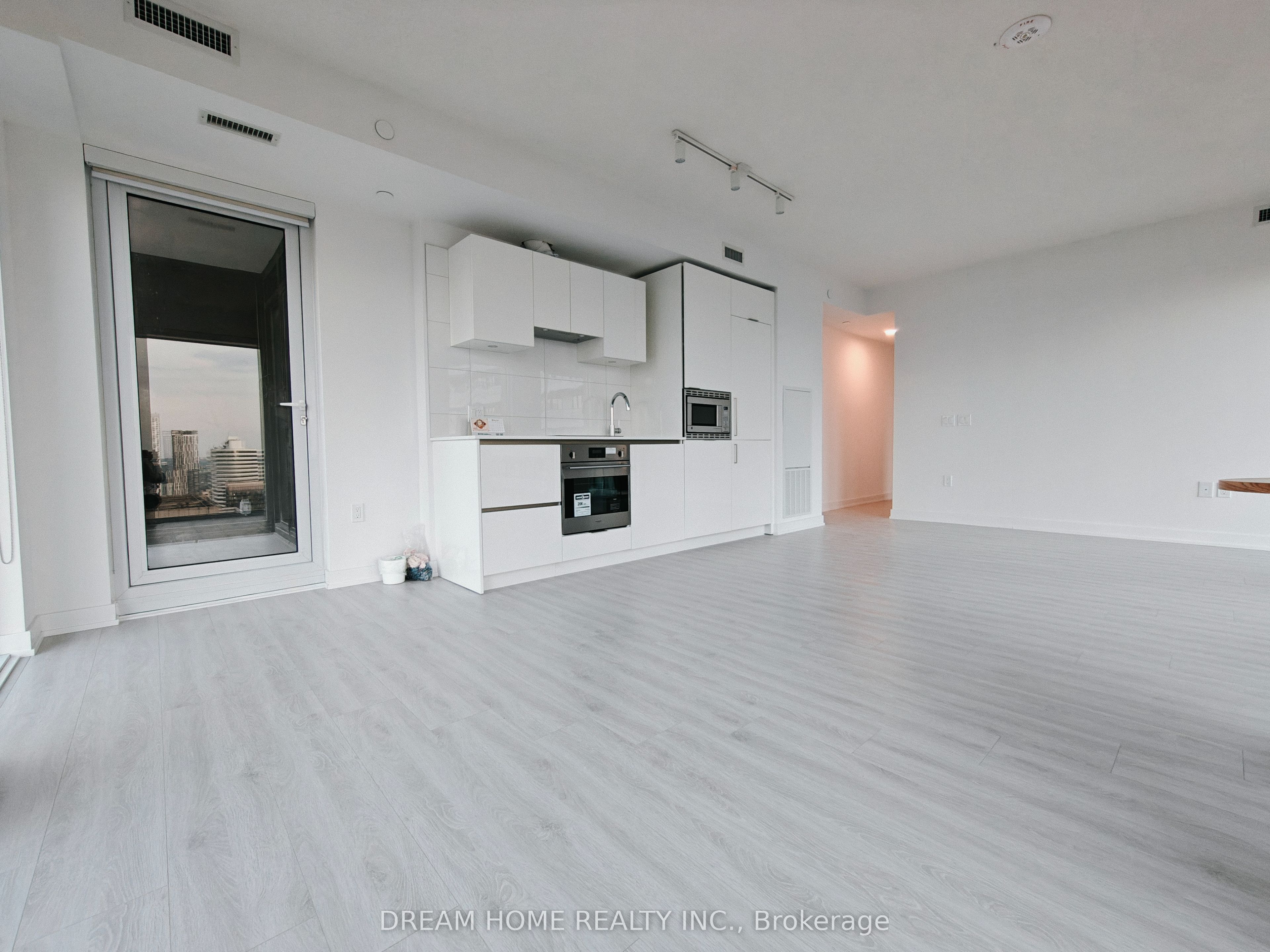 238 Simcoe Street 3604, Toronto, ON M5T 1T4 photo 3