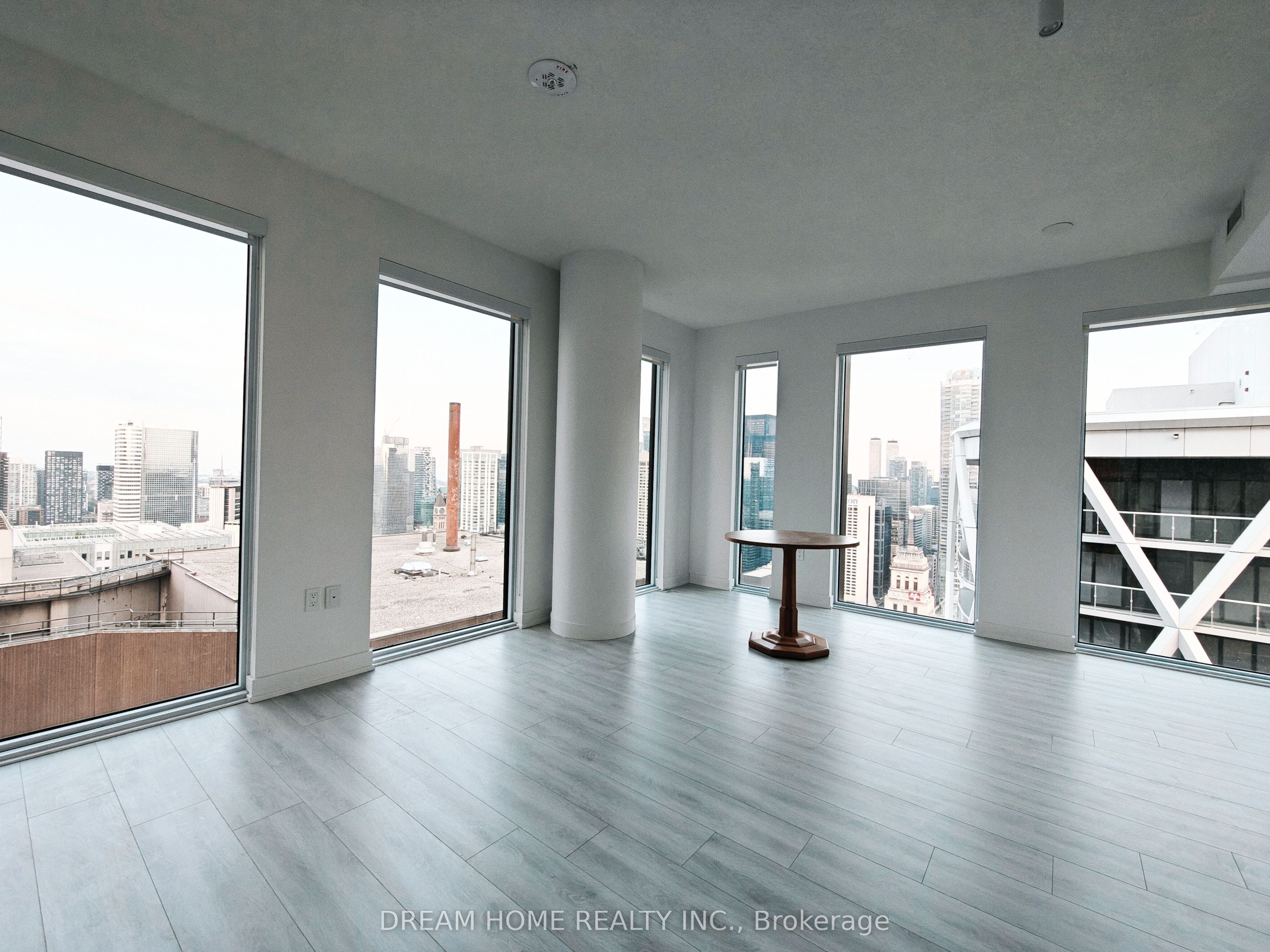238 Simcoe Street 3604, Toronto, ON M5T 1T4 photo 4