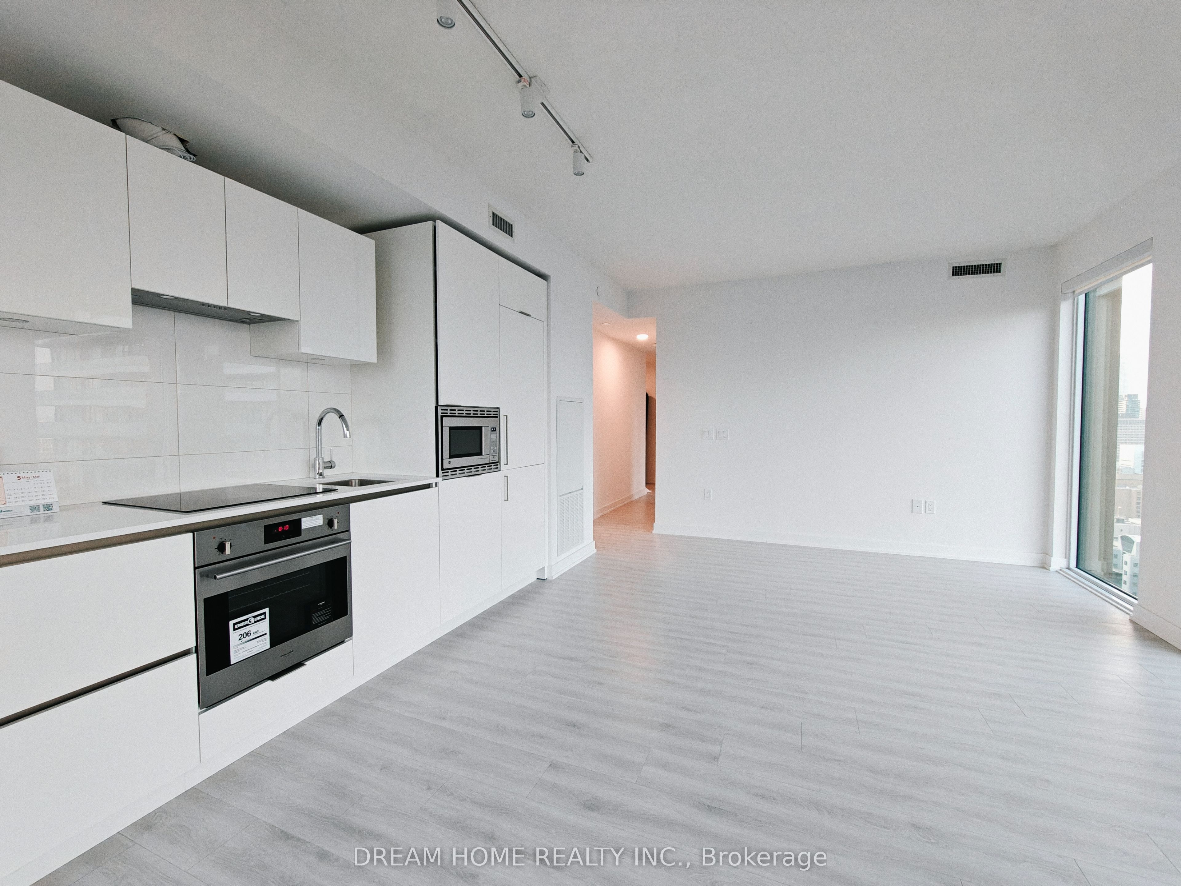 238 Simcoe Street 3604, Toronto, ON M5T 1T4 photo 5