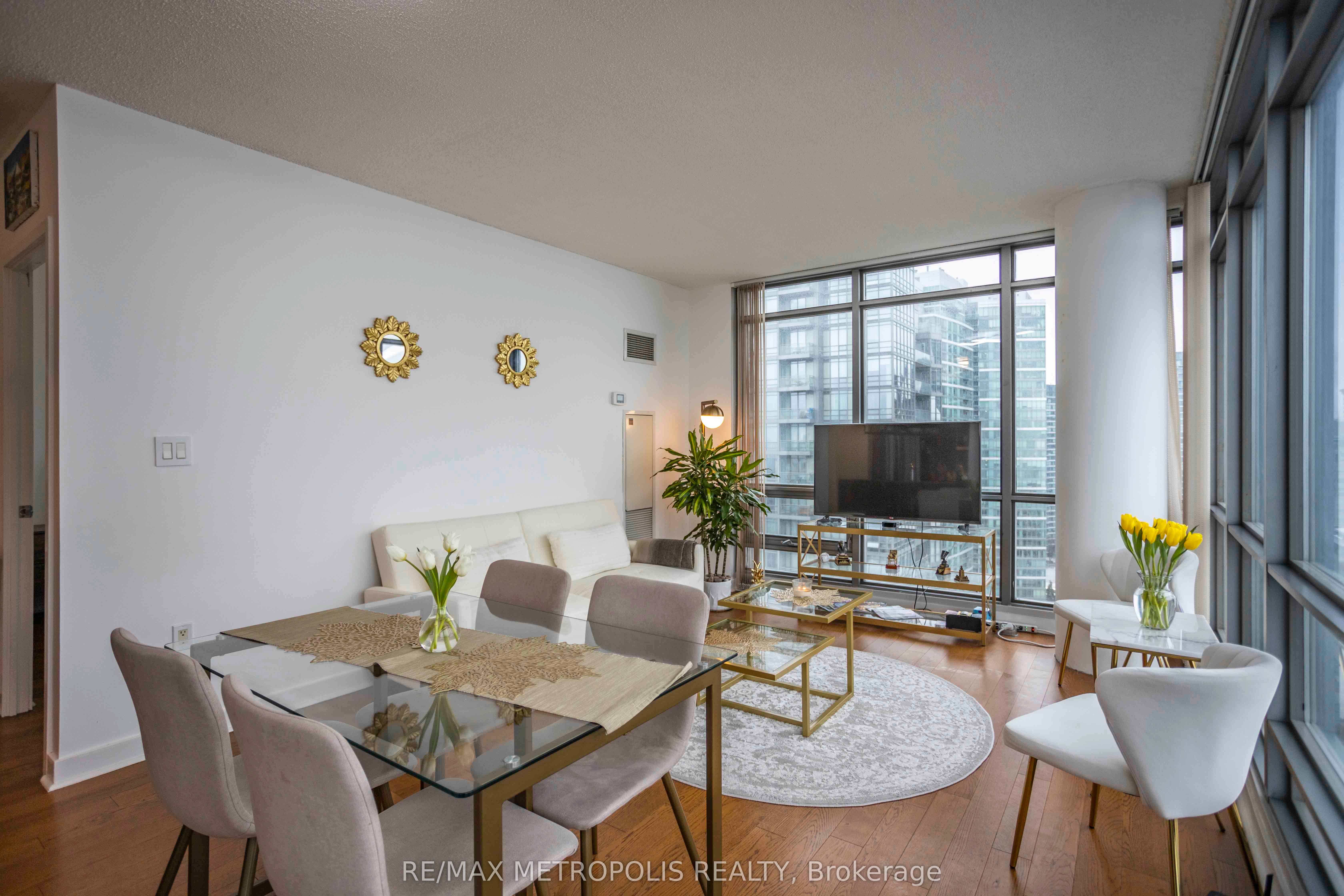 5 Mariner Terrace 2510, Toronto, ON M5V 3V6 photo 2