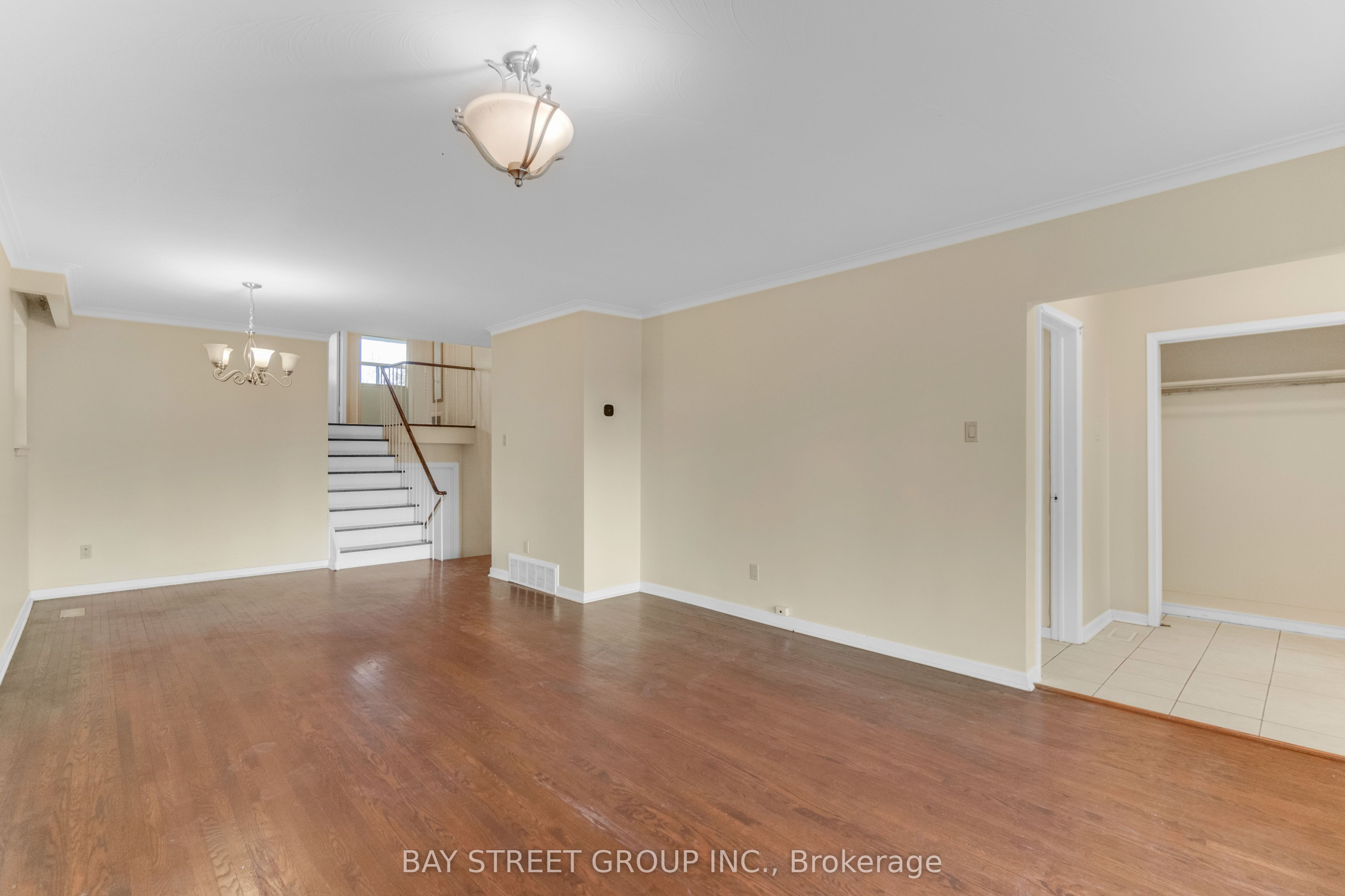 40 Bellbury Crescent Upper, Toronto, ON M2J 2J8 photo 5