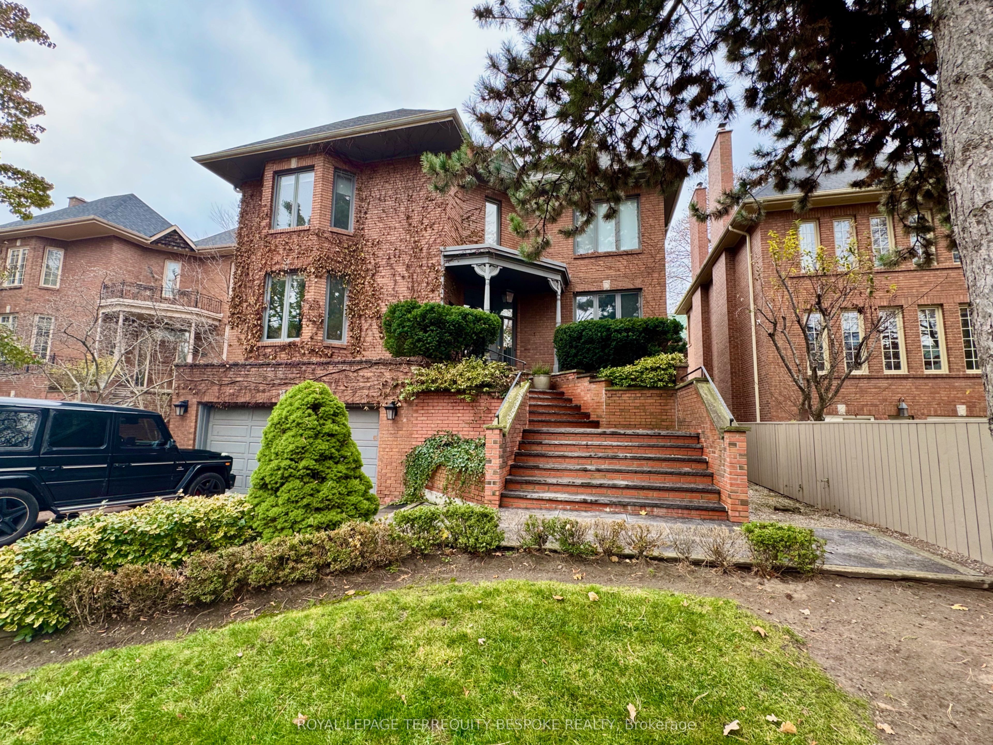 1 Scarth Road, Toronto, ON M4W 2S5 photo 2