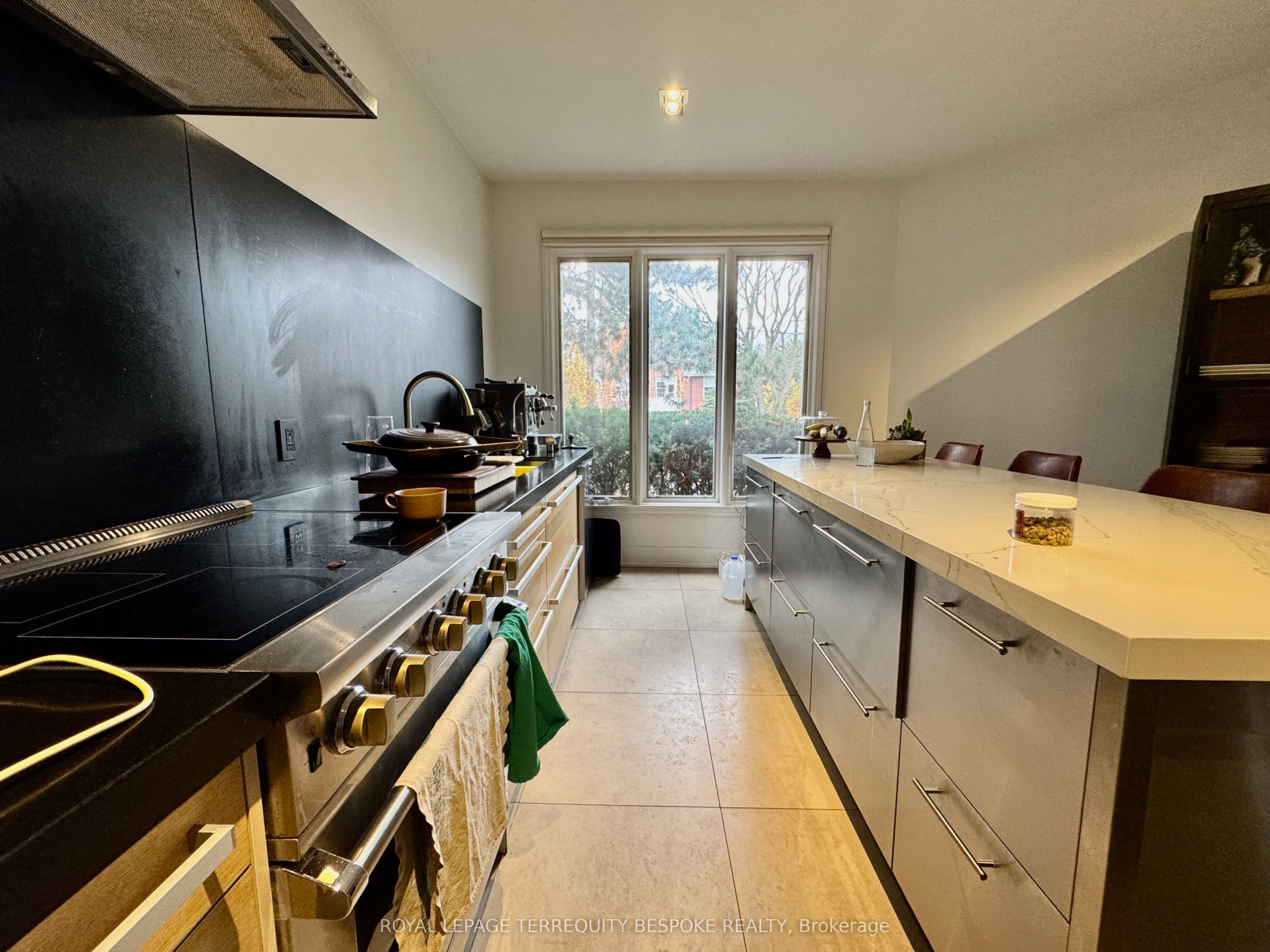 1 Scarth Road, Toronto, ON M4W 2S5 photo 5