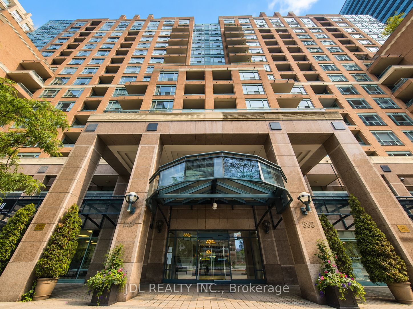 887 Bay Street 603, Toronto, ON M5S 3K4