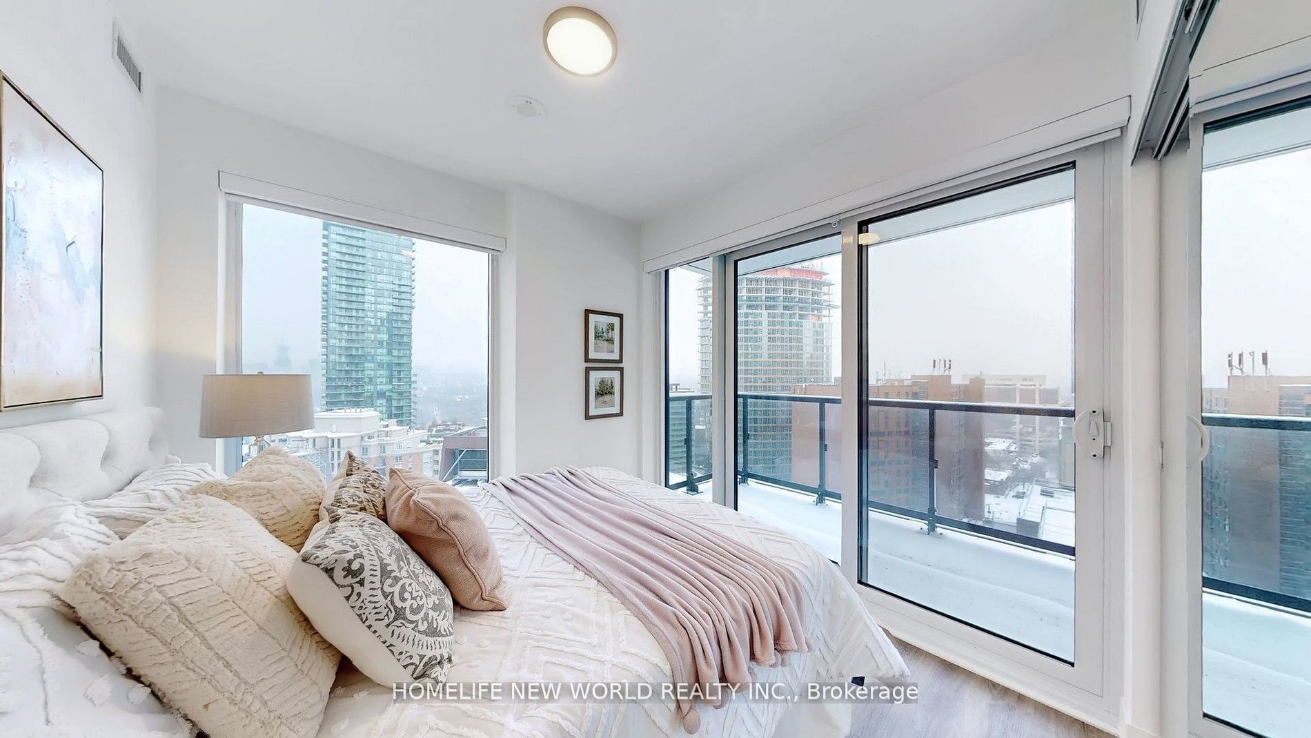 771 Yonge Street 1908, Toronto, ON M4W 0B8 photo 5
