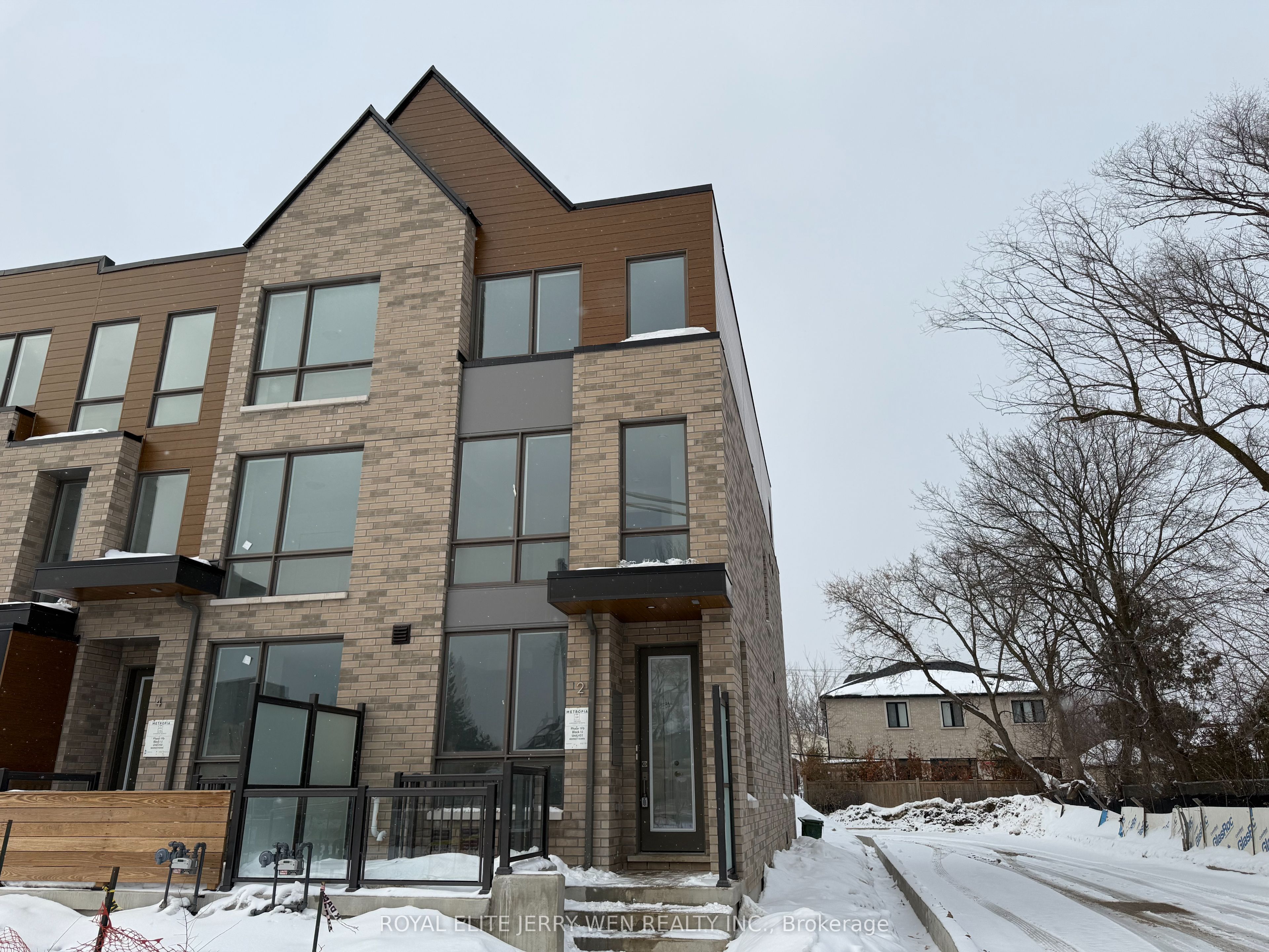 2 Green Gardens Boulevard Basement, Toronto, ON M6A 0E7