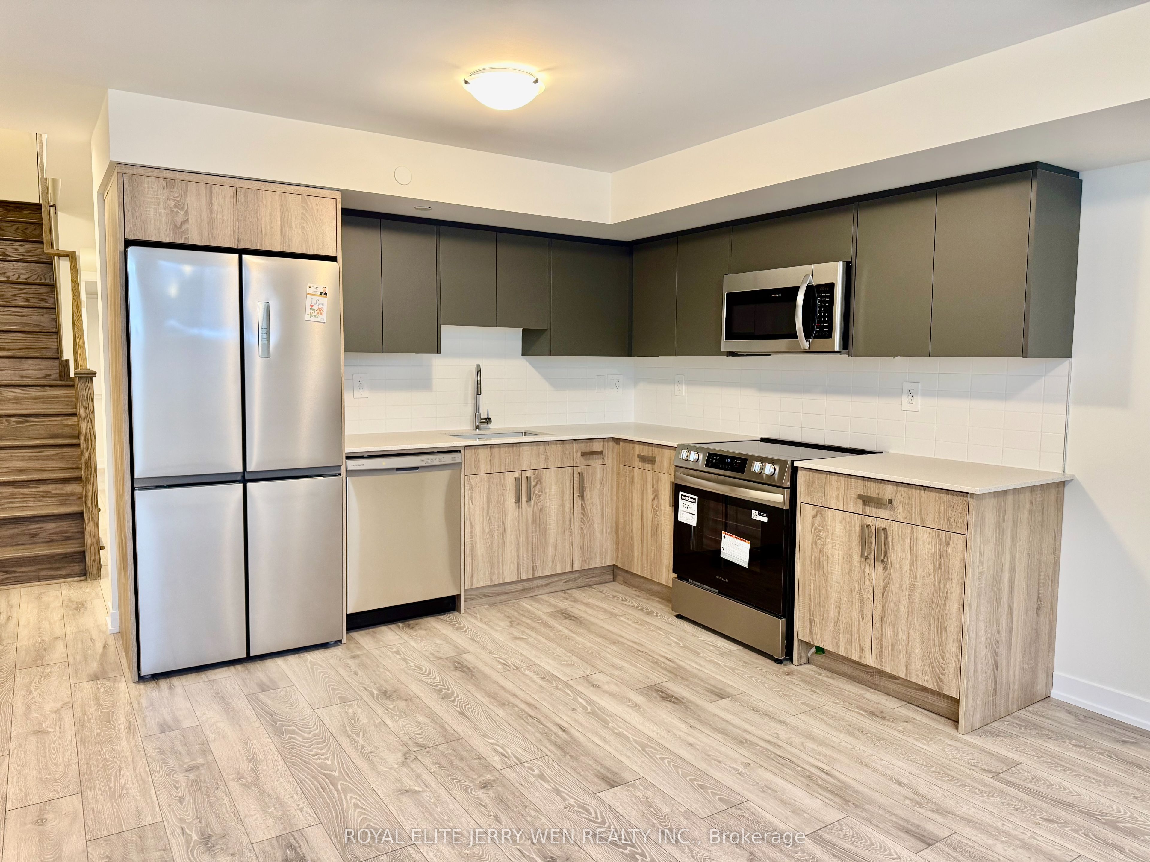 2 Green Gardens Boulevard Basement, Toronto, ON M6A 0E7 photo 2